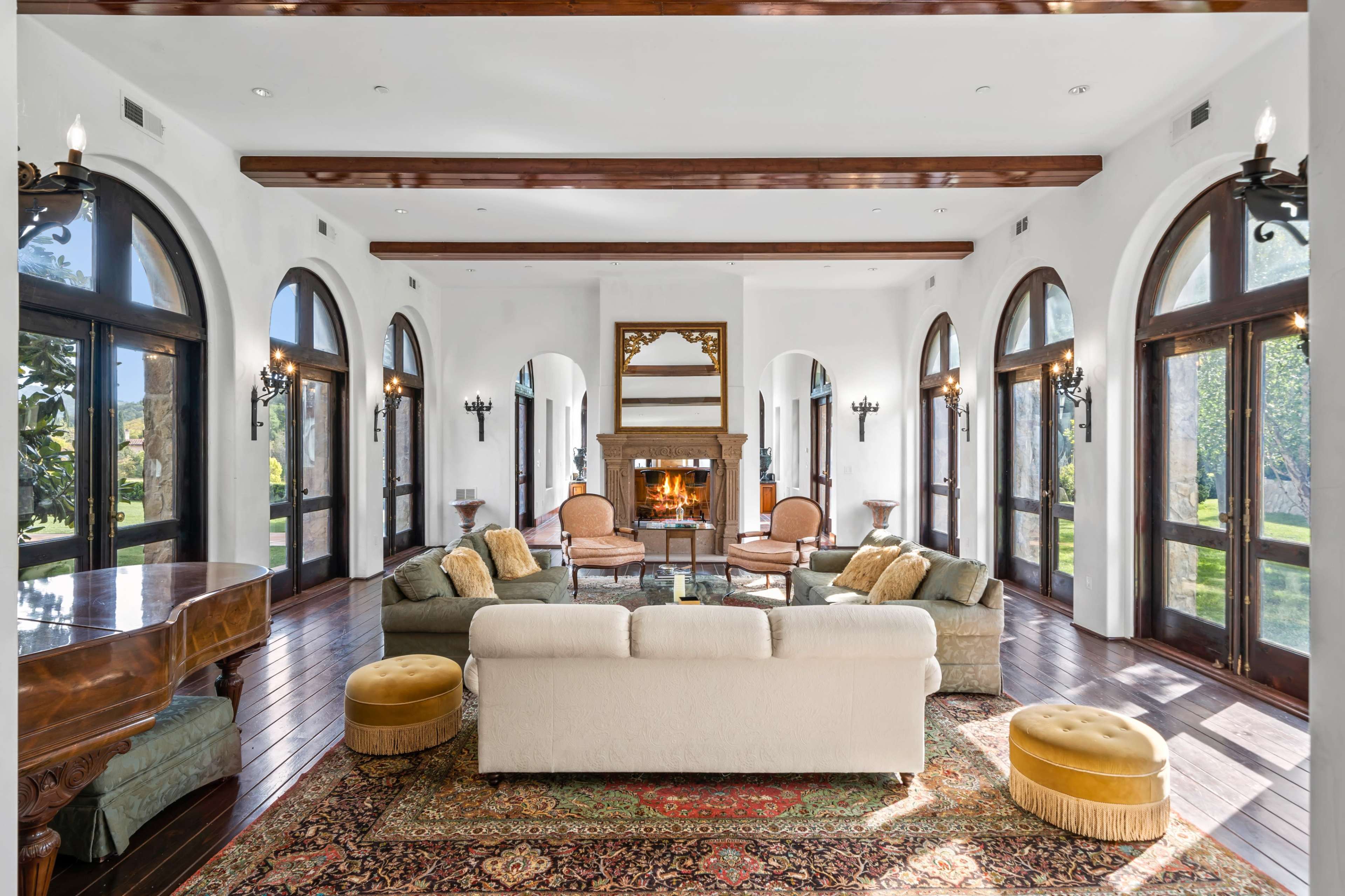 LUXURIOUS OASIS: BENEDICT CANYON'S CINEMATIC GEM Image in Beverly Glen, Beverly Hills, CA
