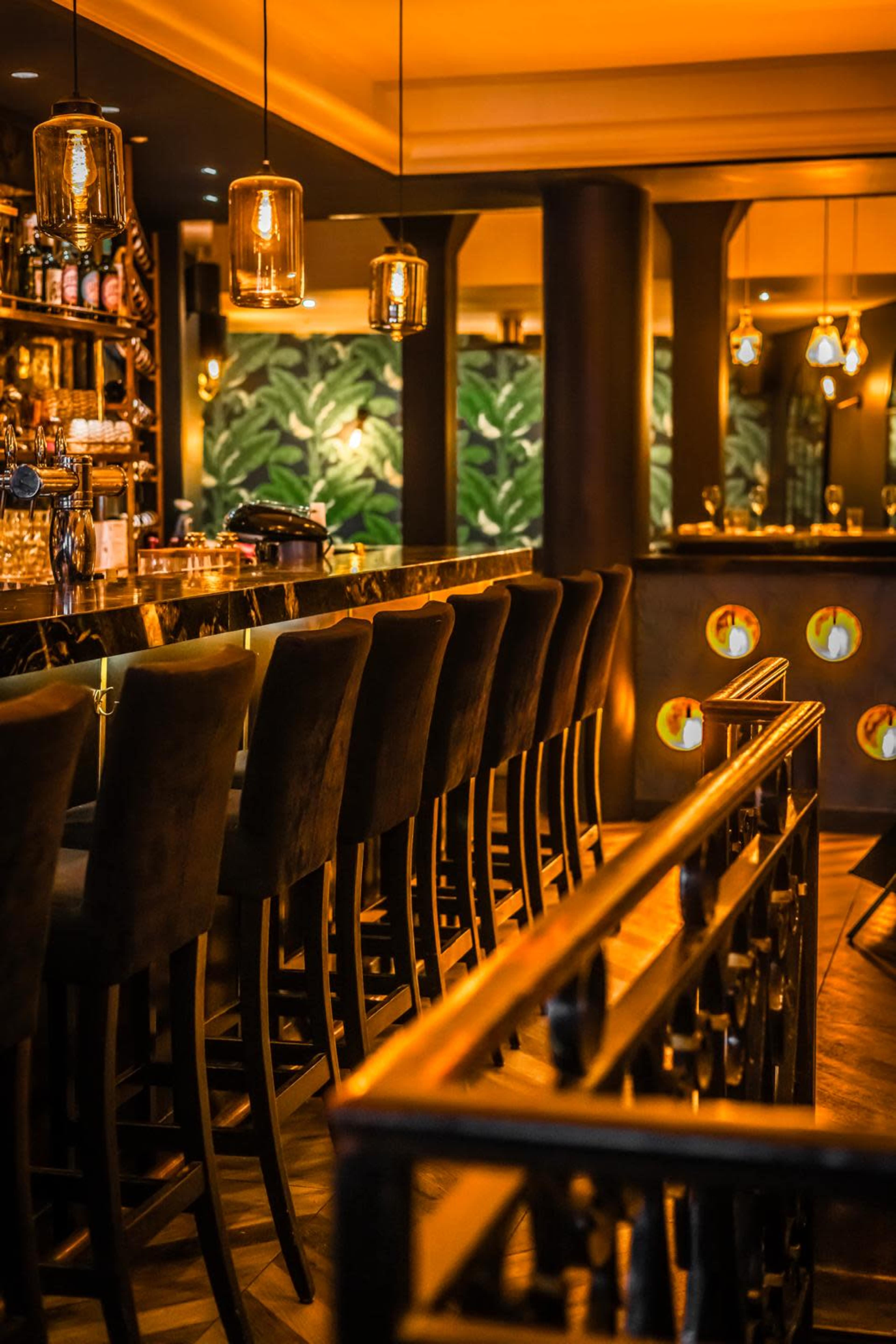 Bar , lounge, salle de fête à deux pas du Moulin rouge Image in Saint-Georges, PARIS, 