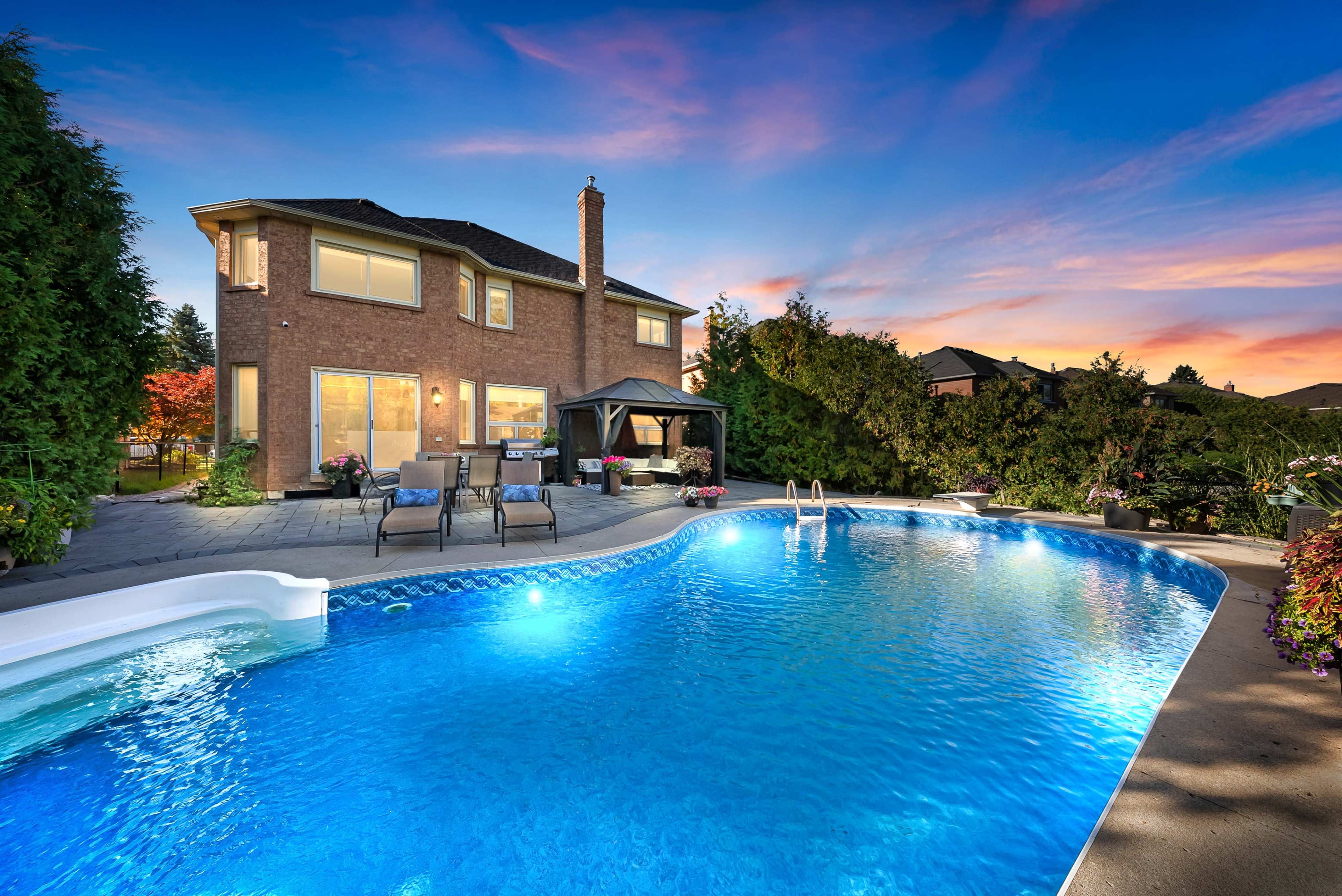 Cinematic Family Estate with Private Pool Image in Newmarket, Toronto, ON