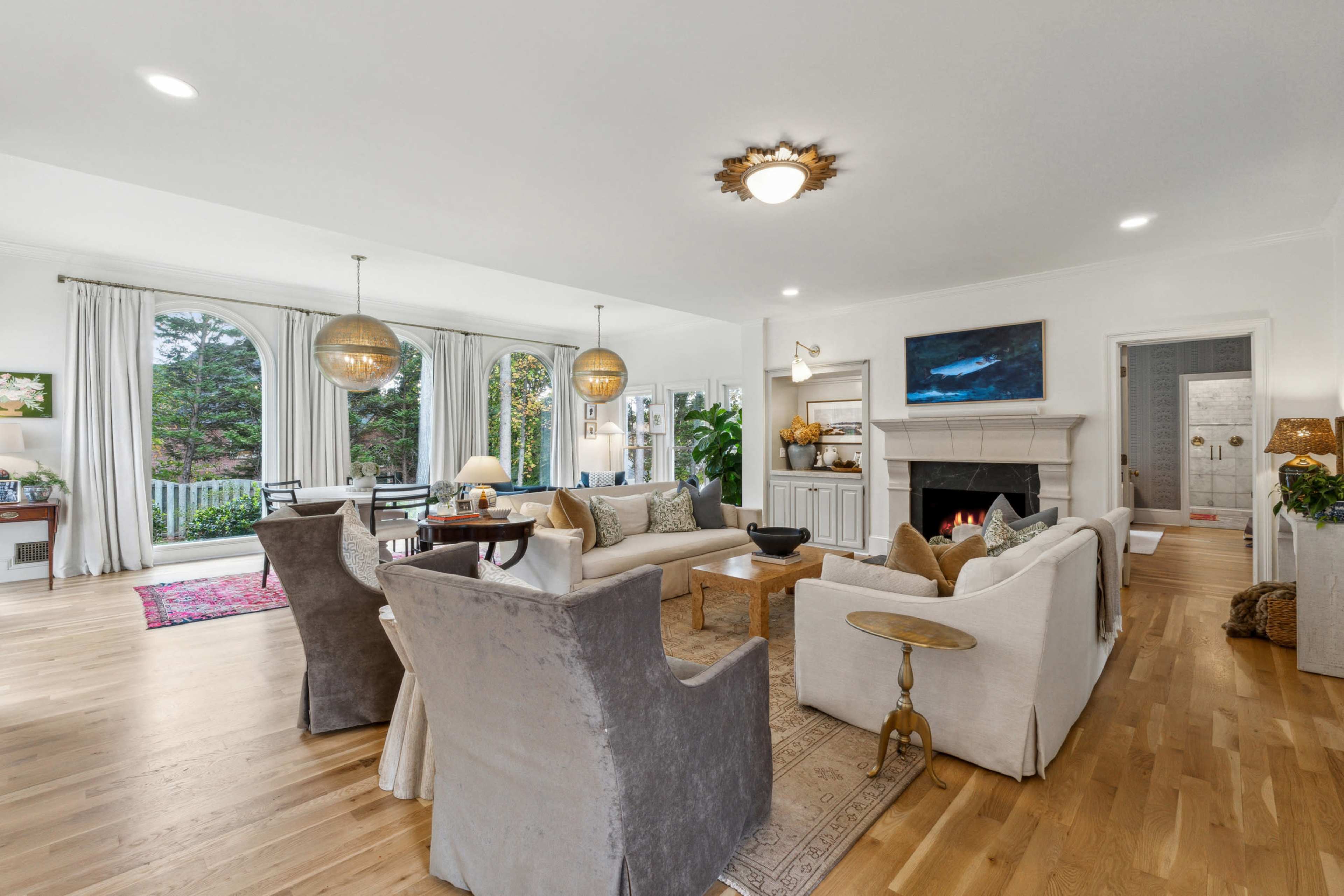 Roswell, Ga - Spacious Designer Home Image in Brookfield Country Club, Roswell, GA
