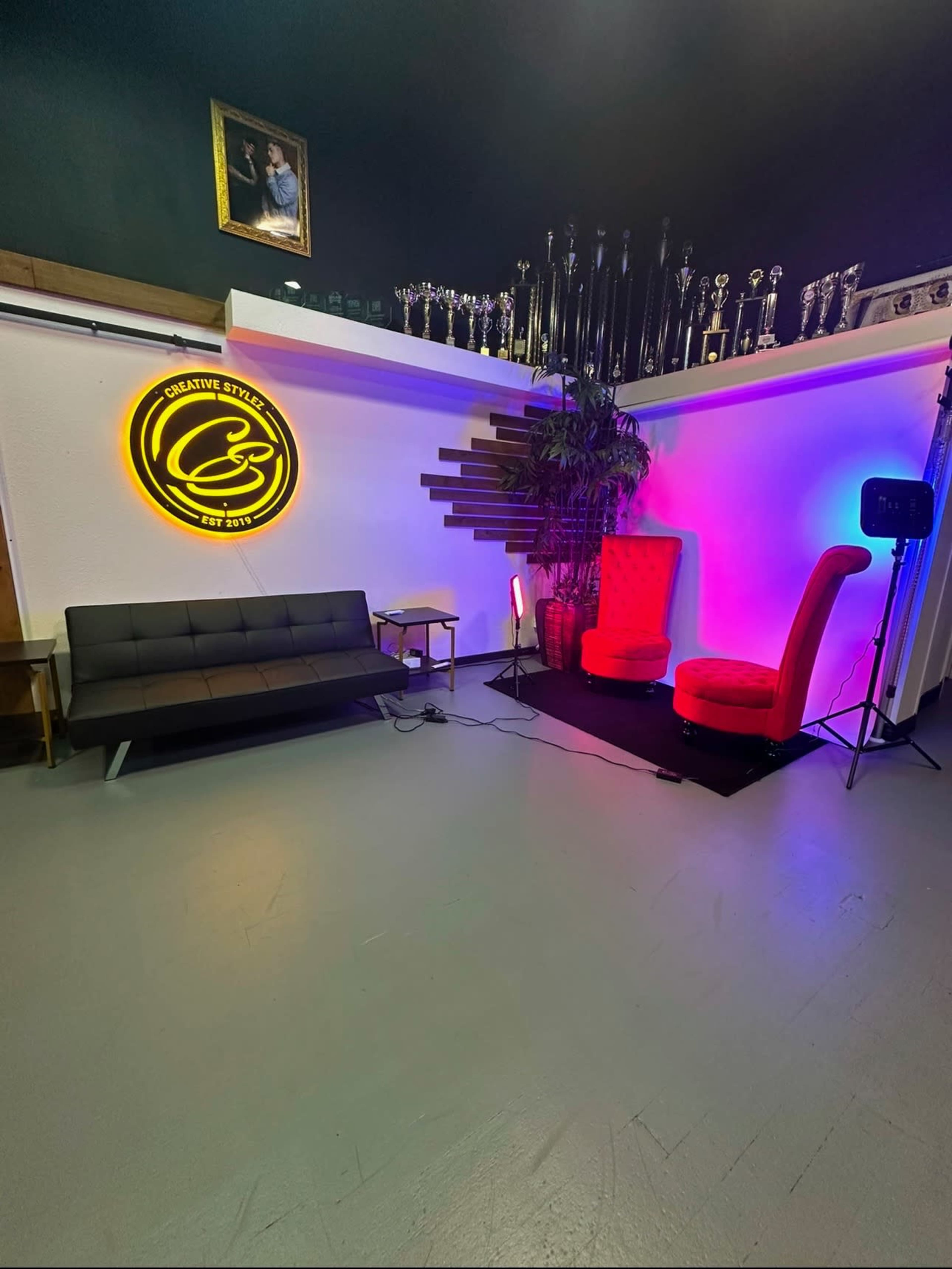 versatile studio space for rent stylish barber & stylist chairs, mirrors, photography set up Image in Riverside, Everett, WA