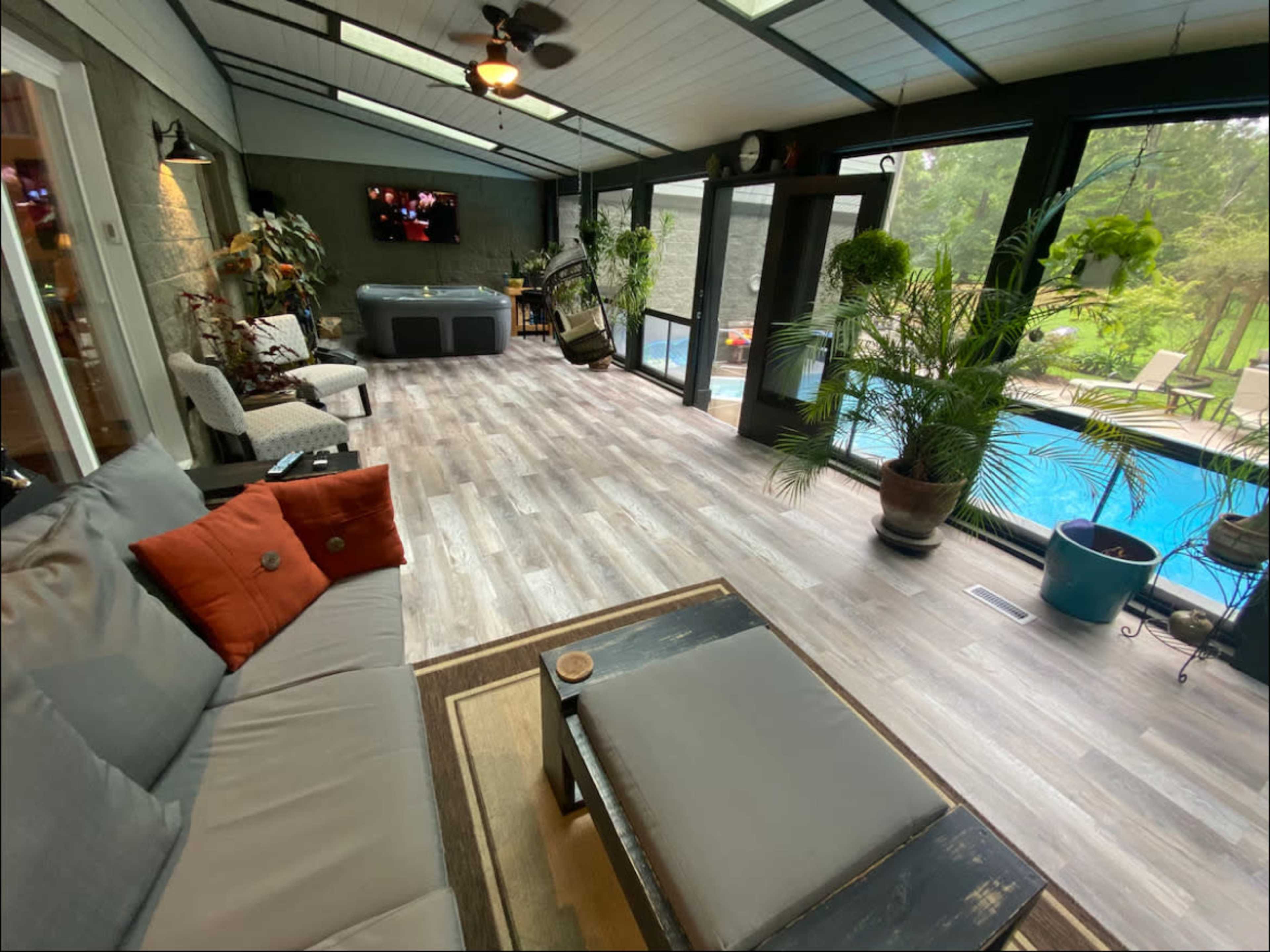 POOL, SUNROOM, CABANA, & SWINGING BED Image in Great Bridge East, Chesapeake, VA