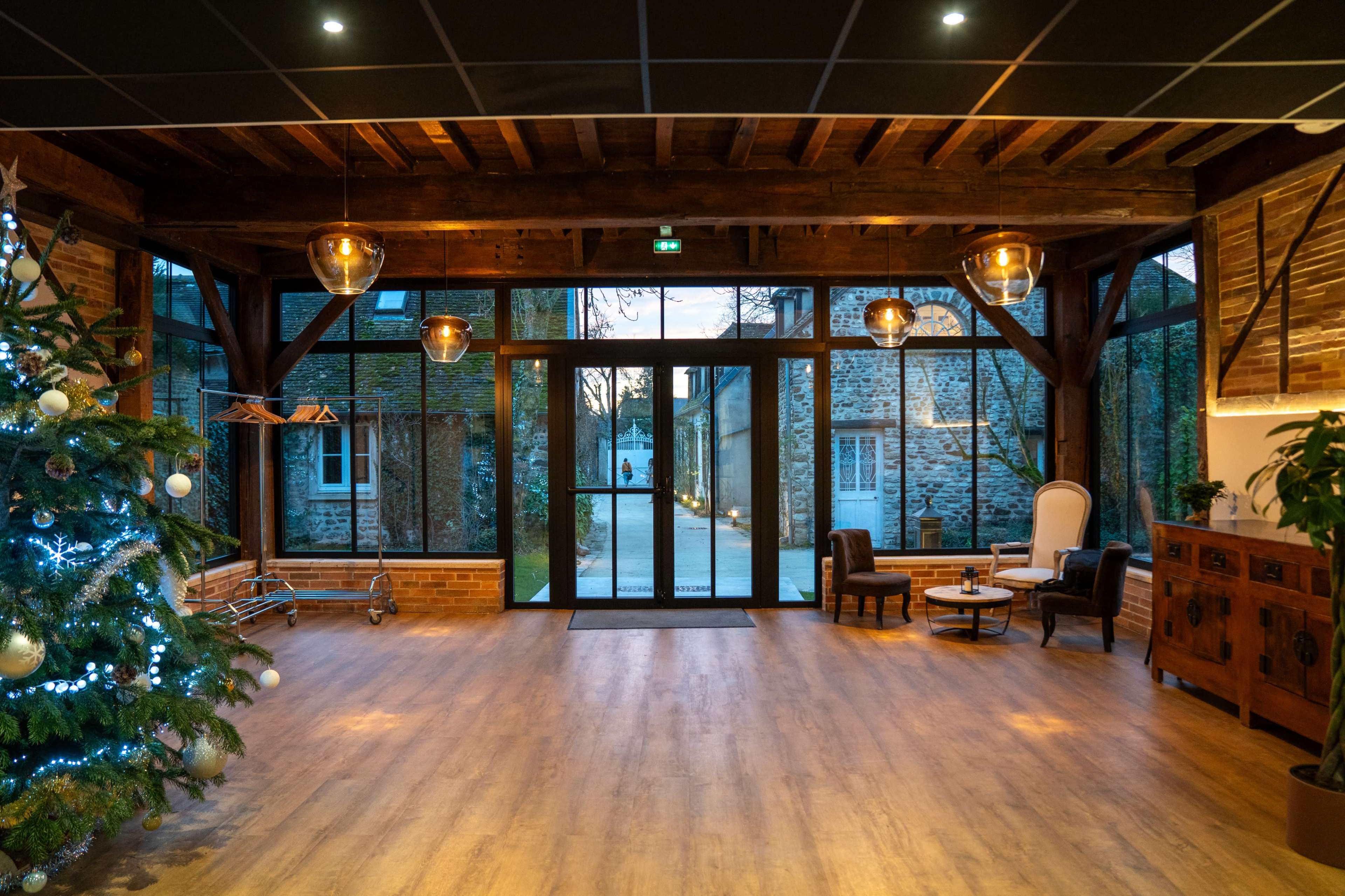 Maison de campagne chaleureuse pour séminaires, événements, tournages et shootings près de Paris Image in , Houdan