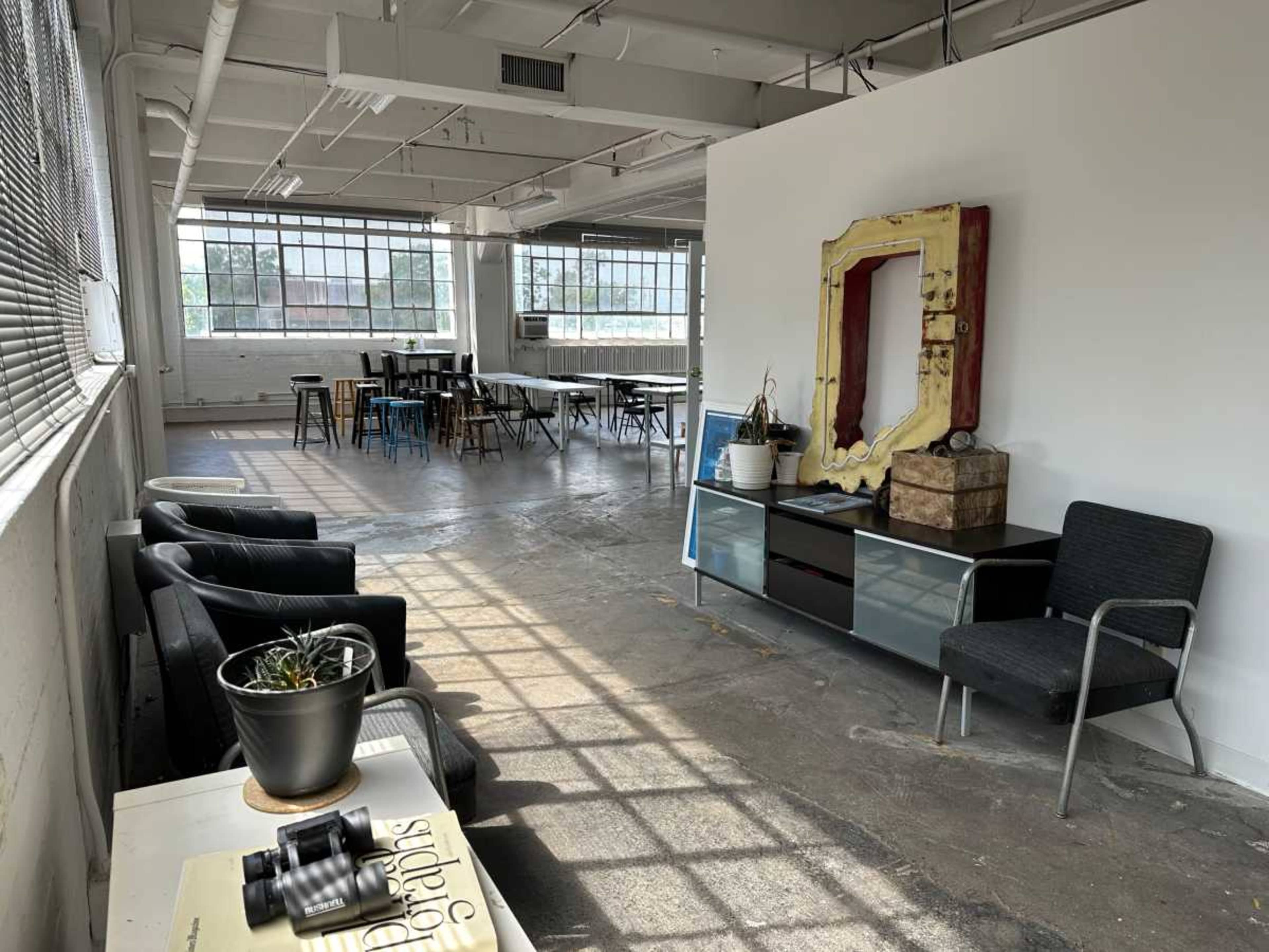 1800+ sq/ft Photo Studio Downtown Indy with skyline view Image in , Indianapolis, IN