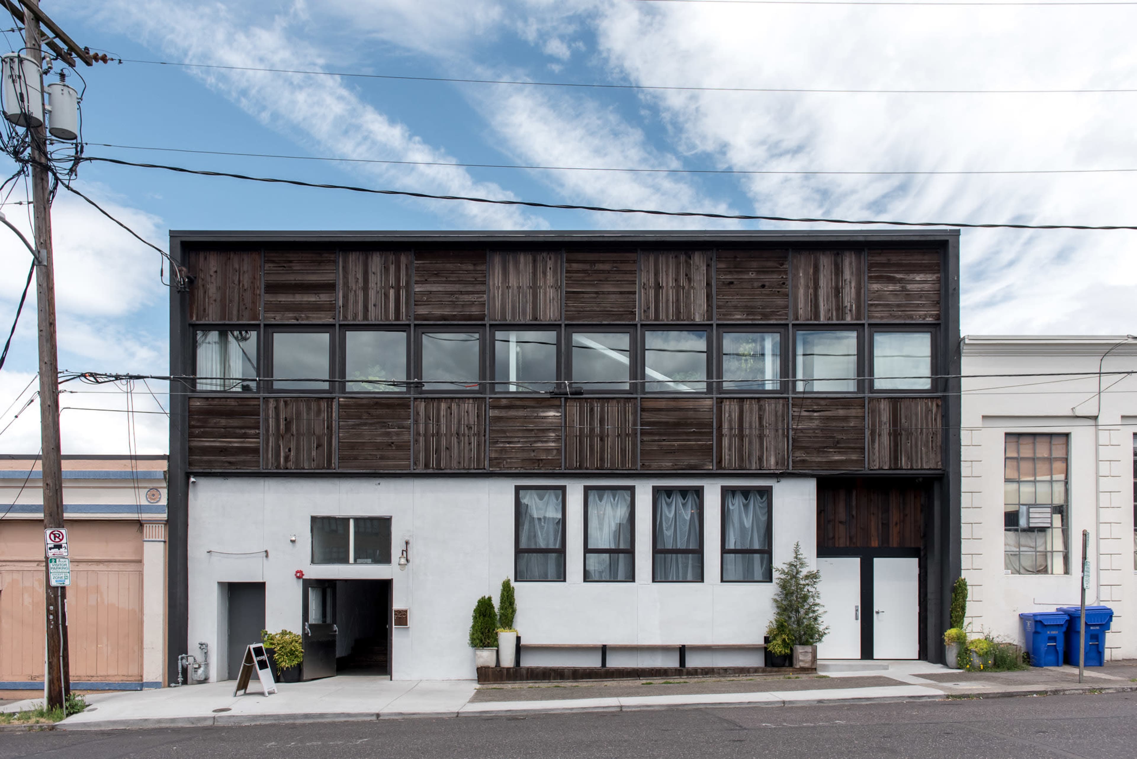 Bright & Spacious Modern Loft - meetings & events Image in Southeast Portland, Portland, OR