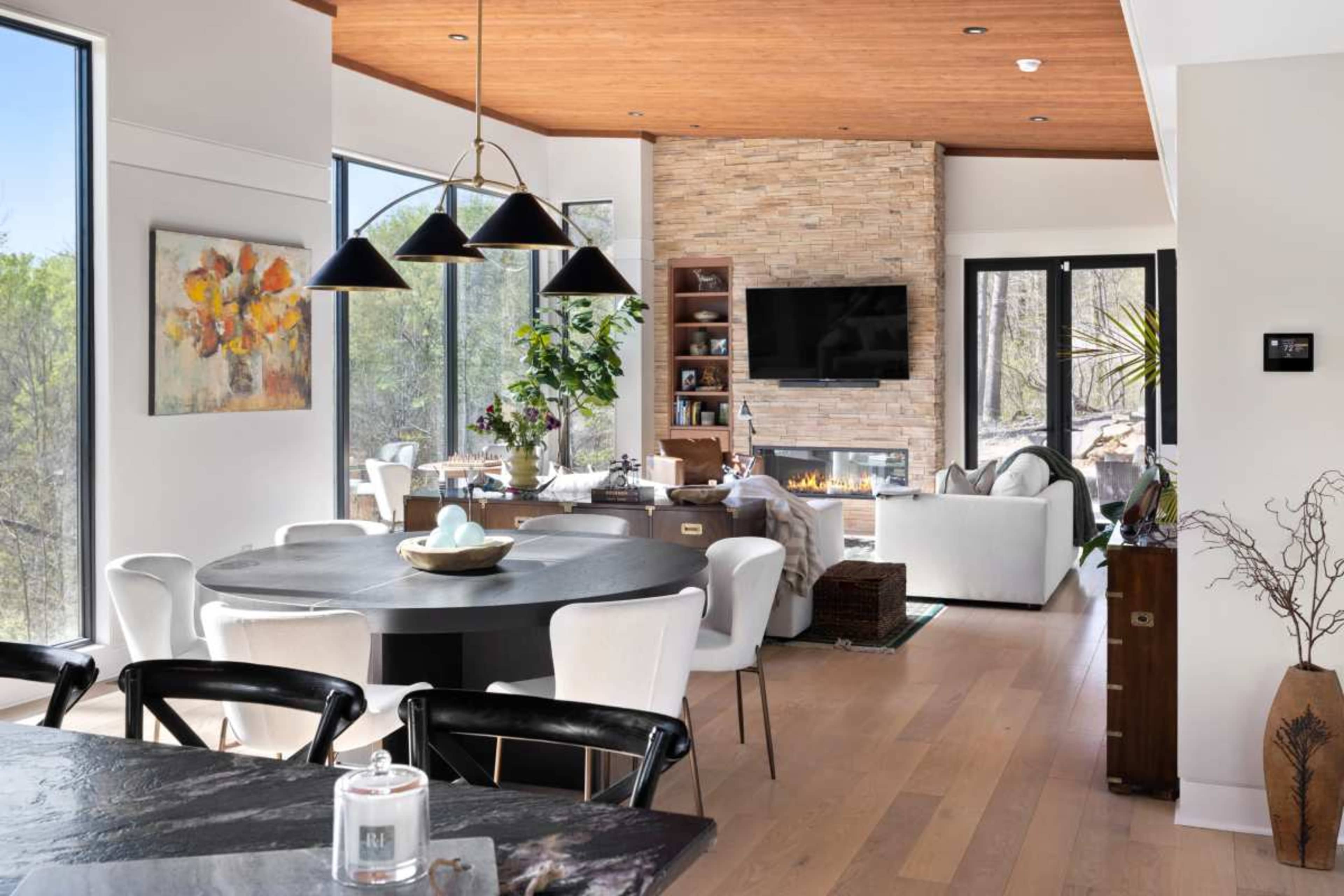 Resort Style Home with Lake and Mountain Views Image in , Morgantown, WV