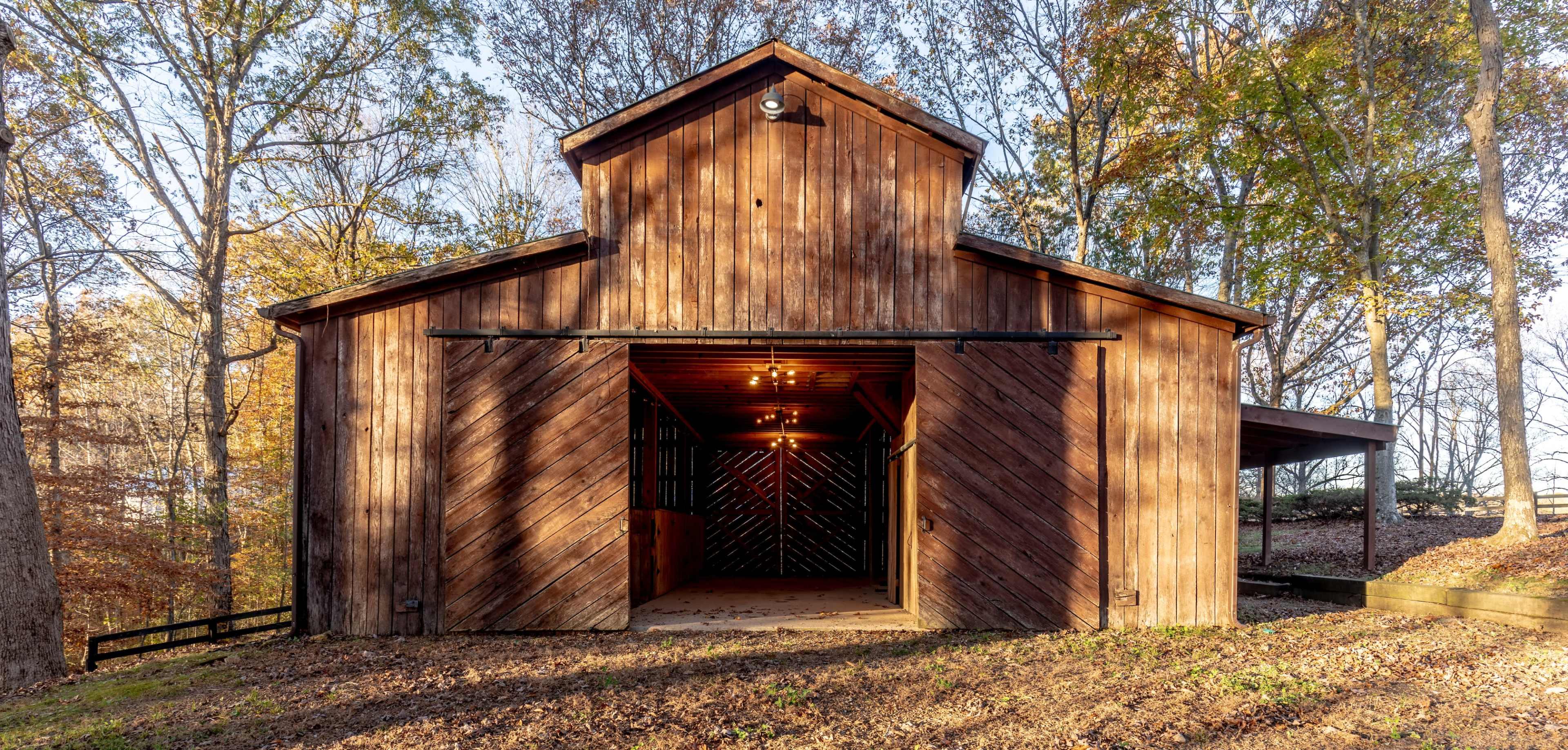 Intimate Leiper's Fork Wedding Image in , Franklin, TN