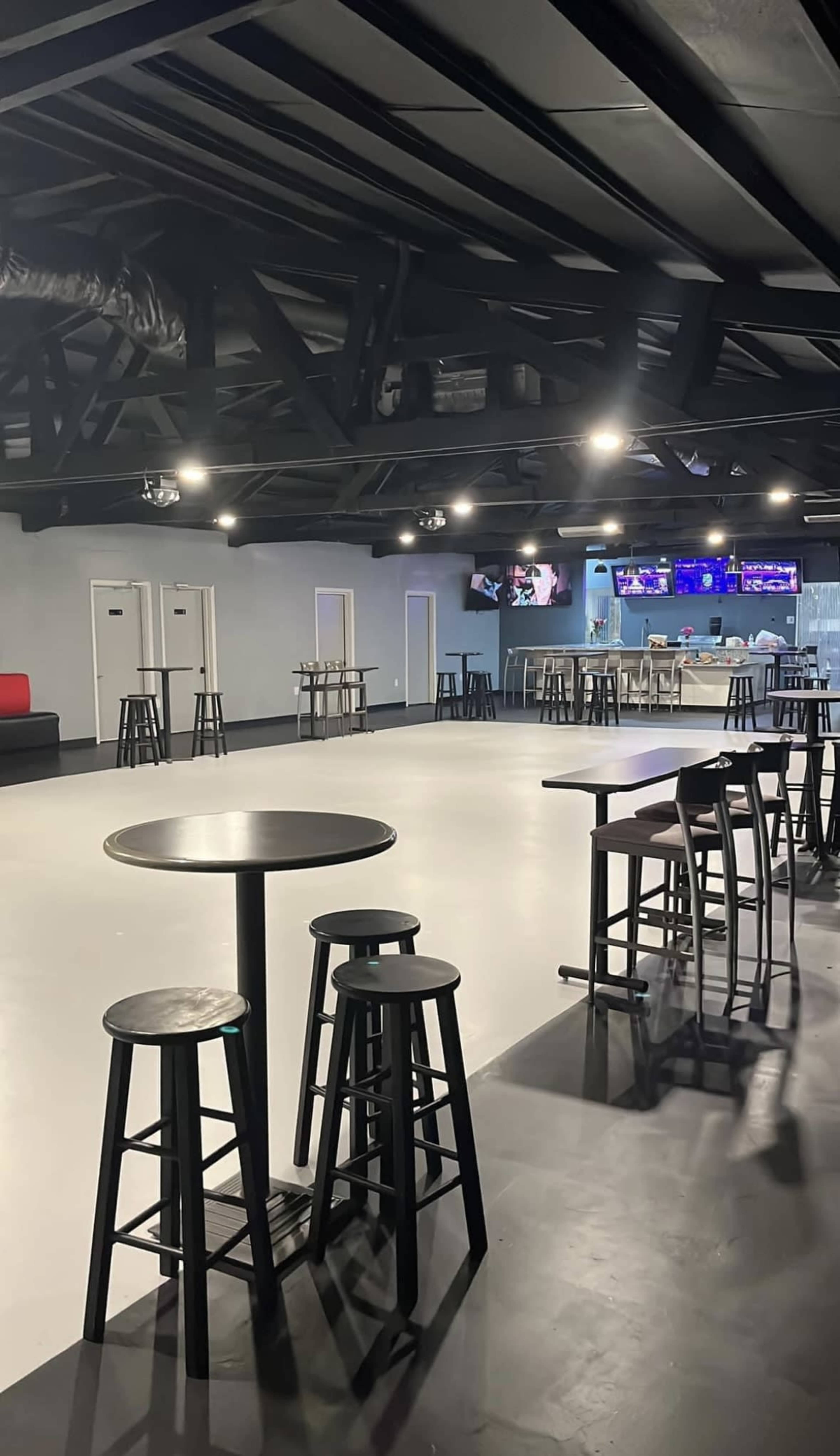 Dance Club equipped with bar and kitchen Image in Riverview, RIVERVIEW, FL