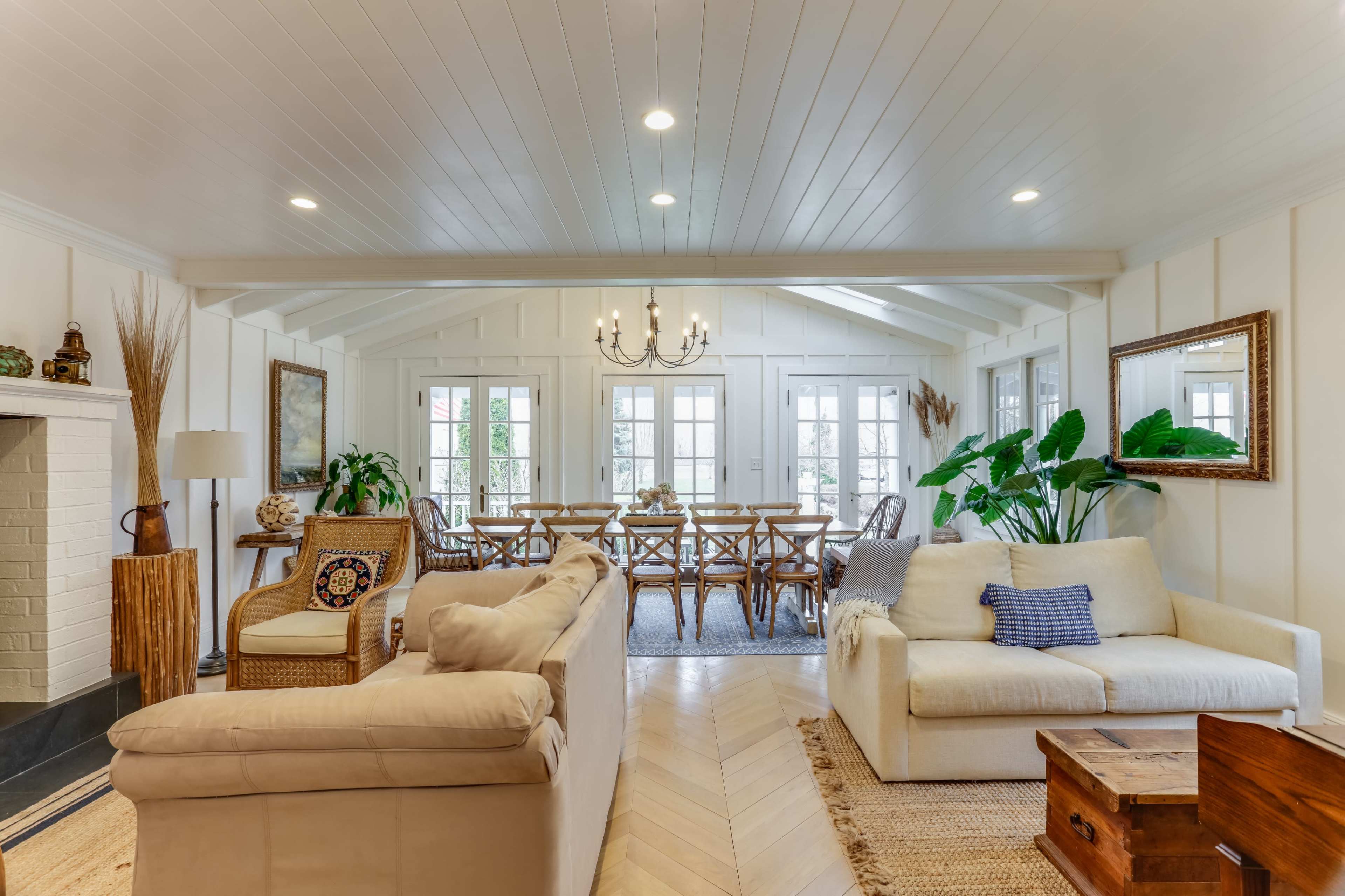 Coastal Style Estate - Chicago-Milwaukee Image in Kenosha, KENOSHA, WI