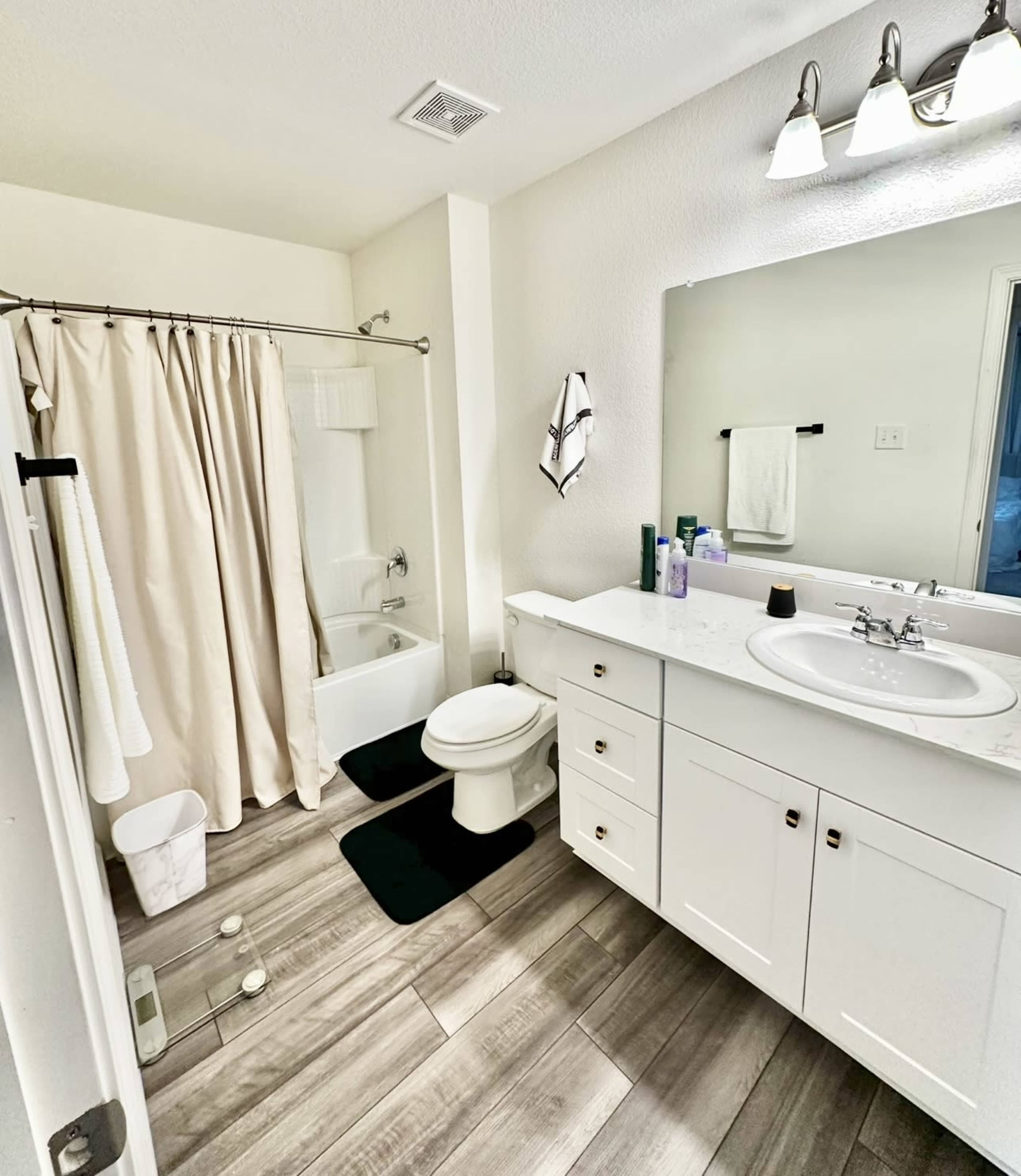 Charming, luxury upscale home for 12 in Glennheights. Image in Glenn Heights, Glennheights, TX