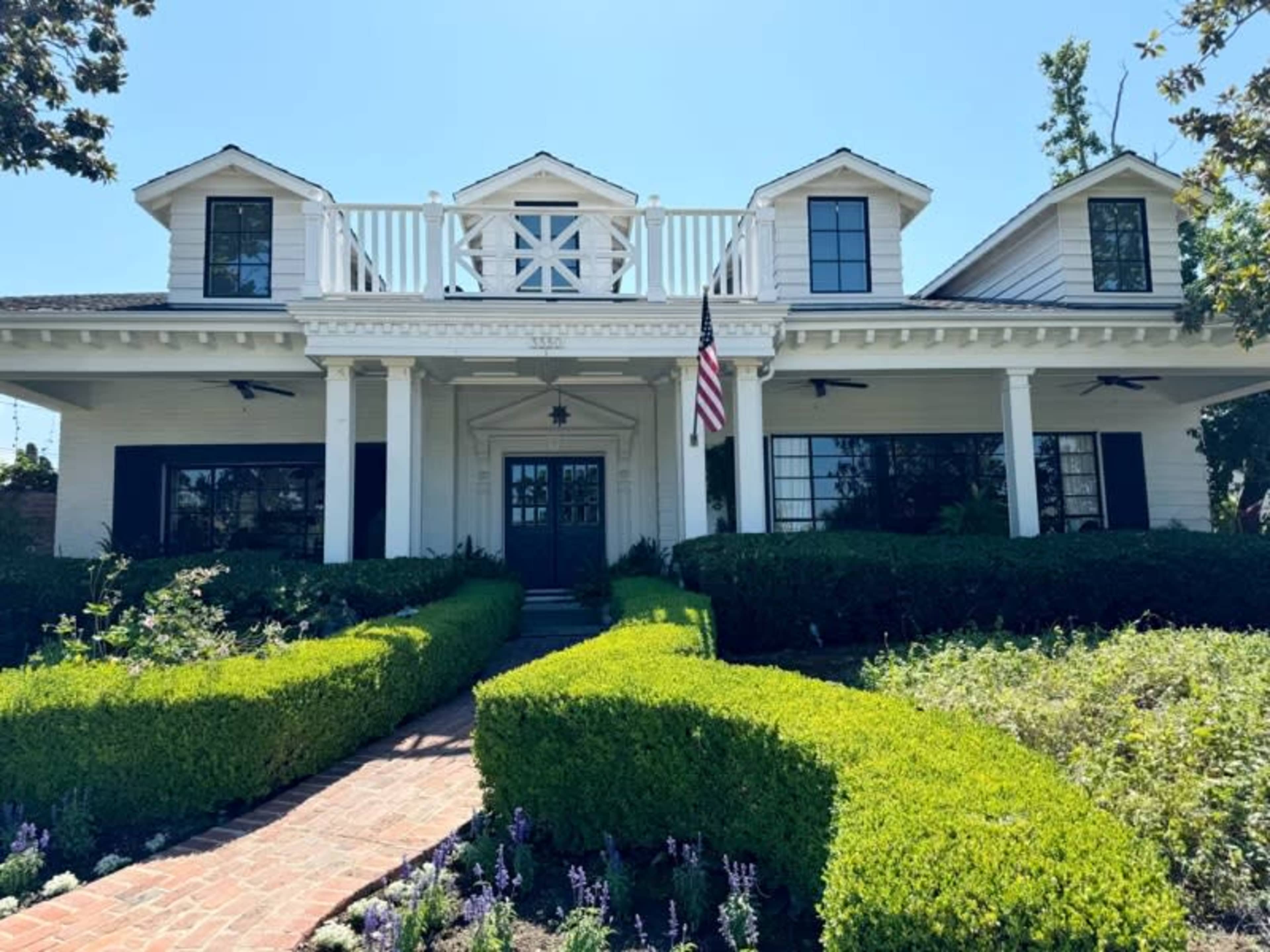 Luxurious 3-Level Home with Pool & Scenic Backyard for Photo Shoots Image in Orange, Orange, CA