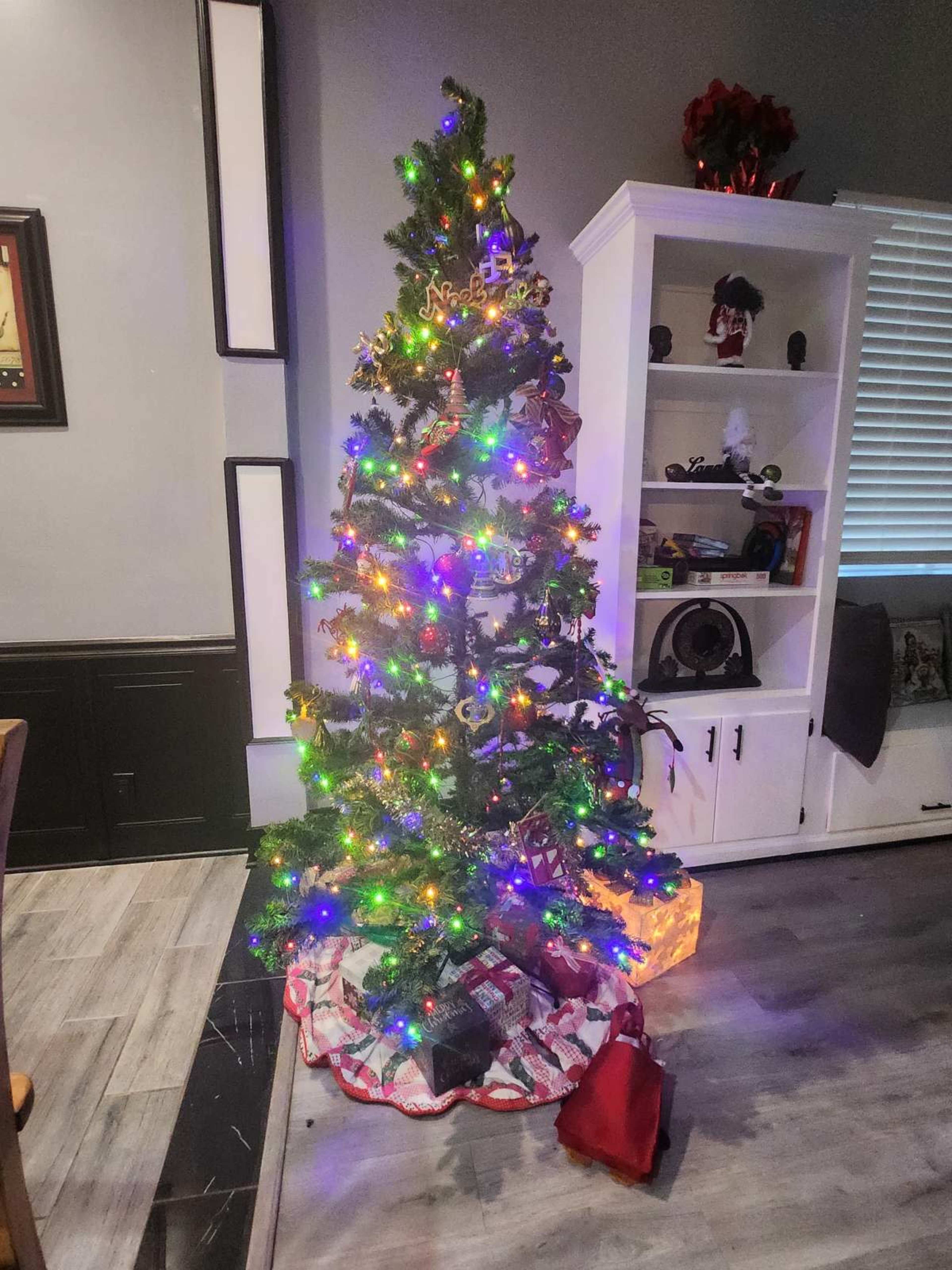 Roomy open area home Image in Swope Parkway - Elmwood, Kansas City, MO