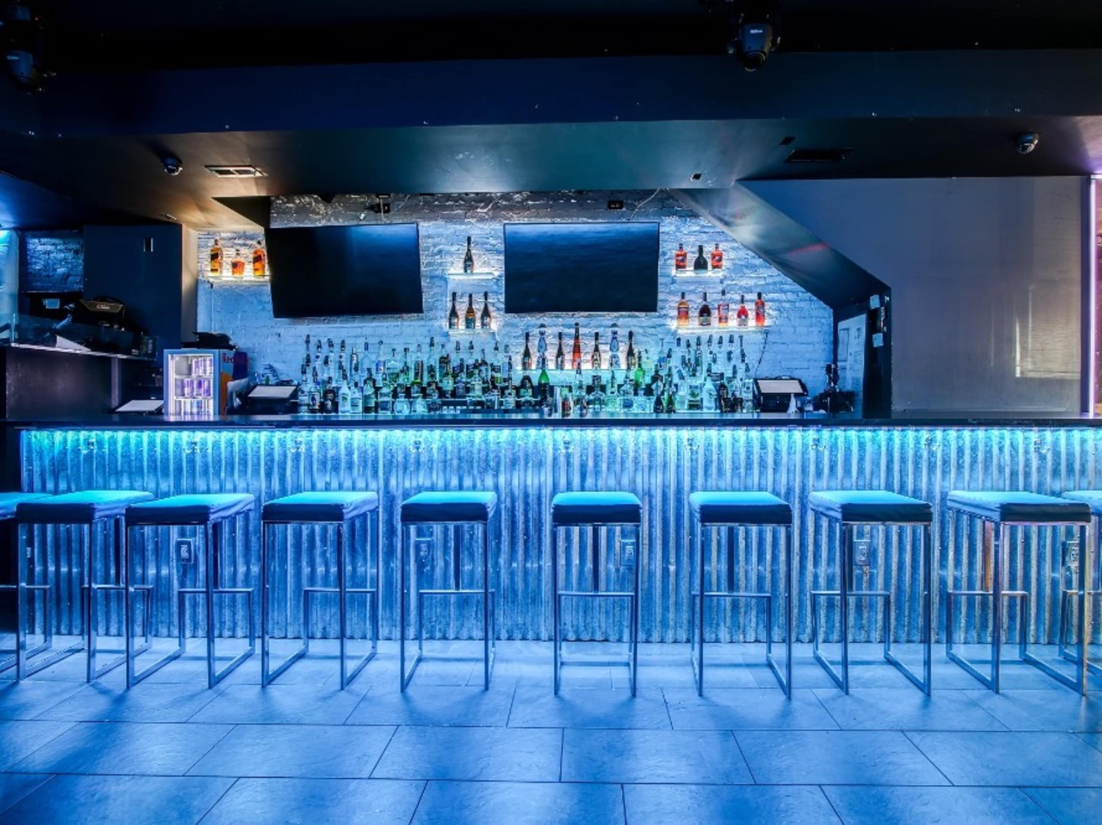 Bar service
