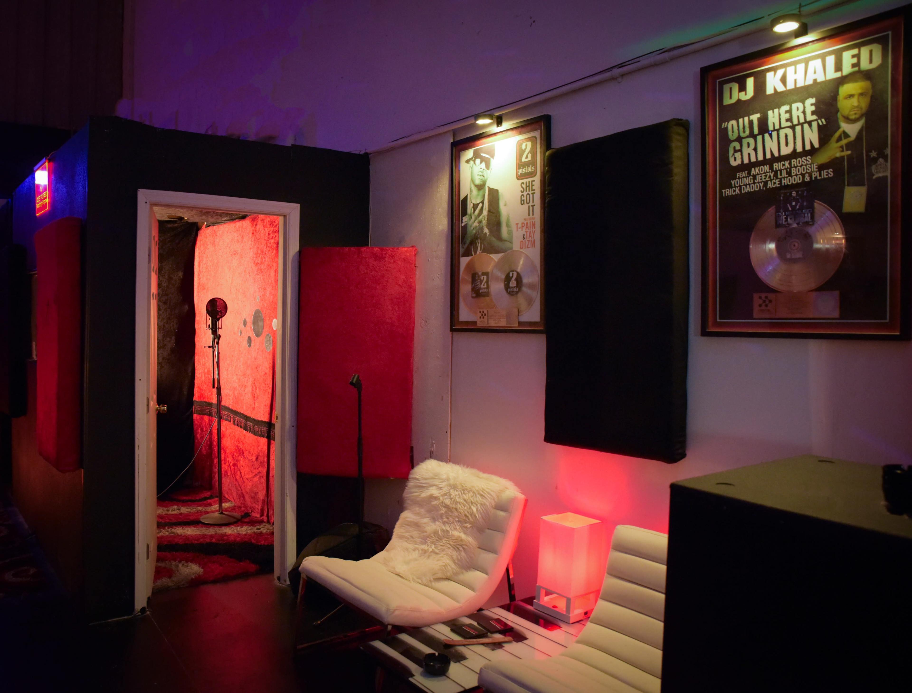 High-End Studio with Vaulted Ceilings & Club Lighting. (Lavish VIP Lounge Feel) Image in Brandon, Tampa, FL