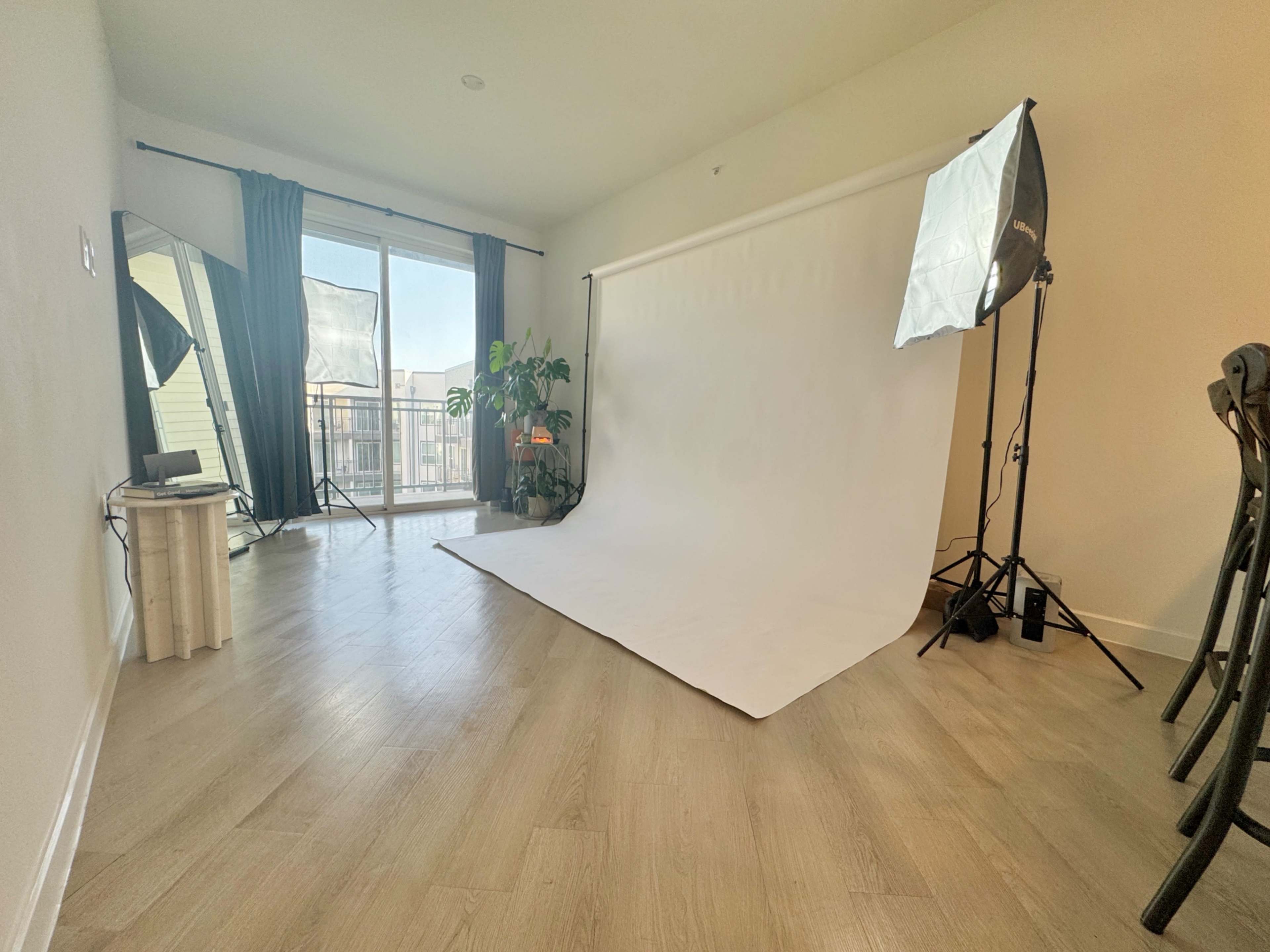 Chic Studio Space at the Edge of Allen & Plano – Perfect for Creative Gatherings & Photoshoots Image in Allen, Allen, TX