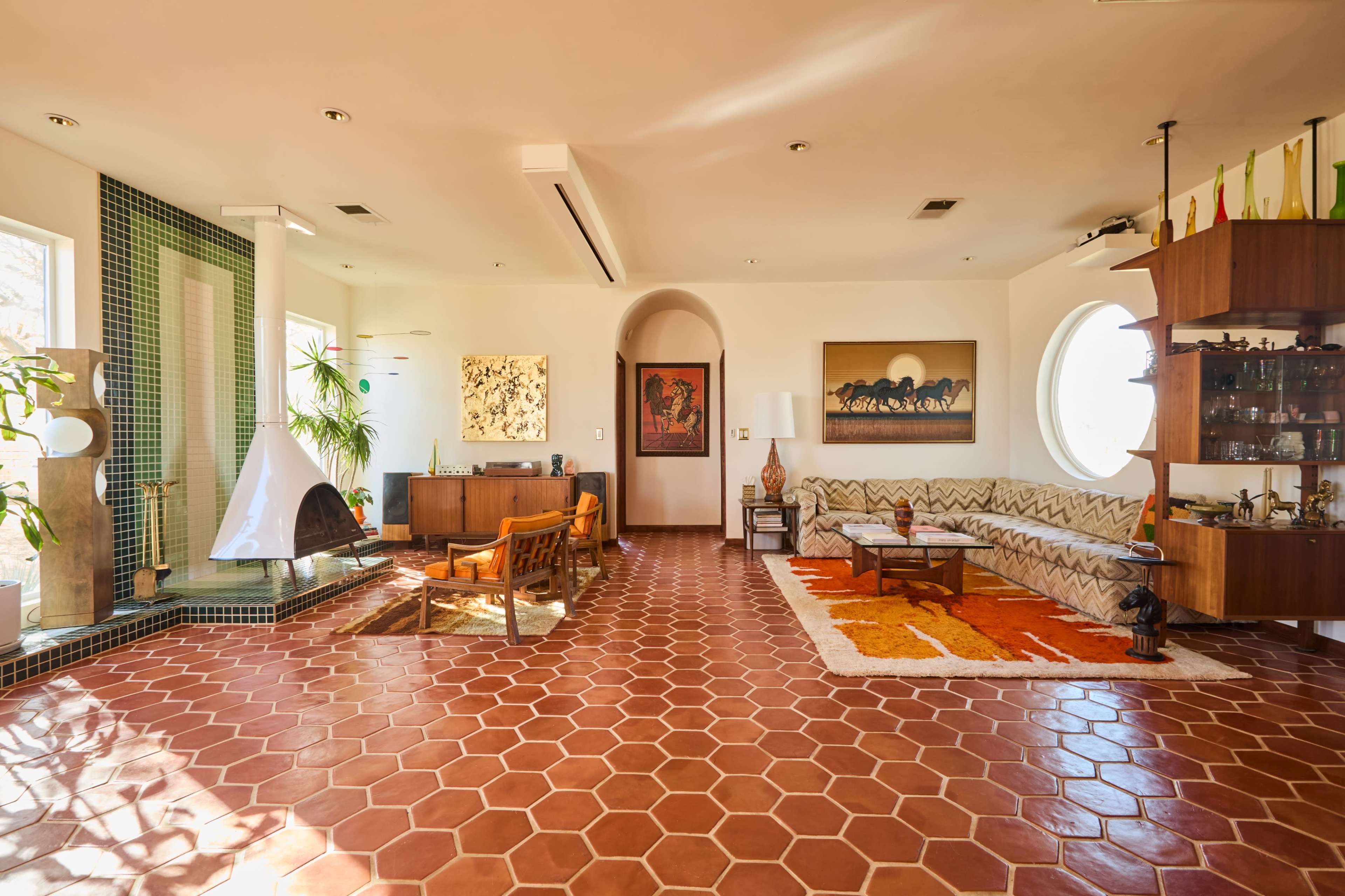 Ghost Horse Ranch Mid Century Modern Home Image in , Yucca Valley, CA