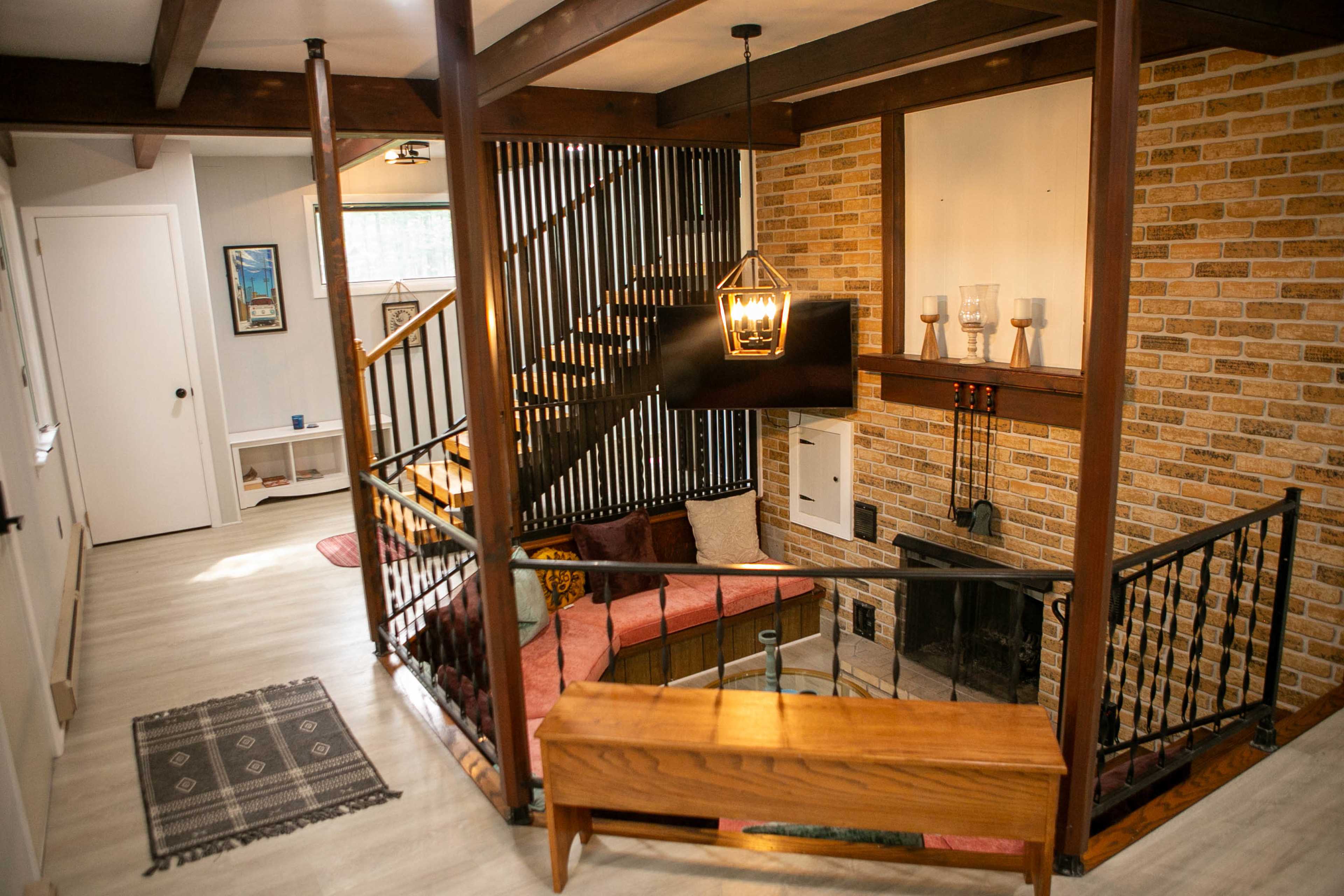 Cozy Sunken Fire Place Cabin Chalet Image in Tobyhanna Township, Pocono Lakes, PA
