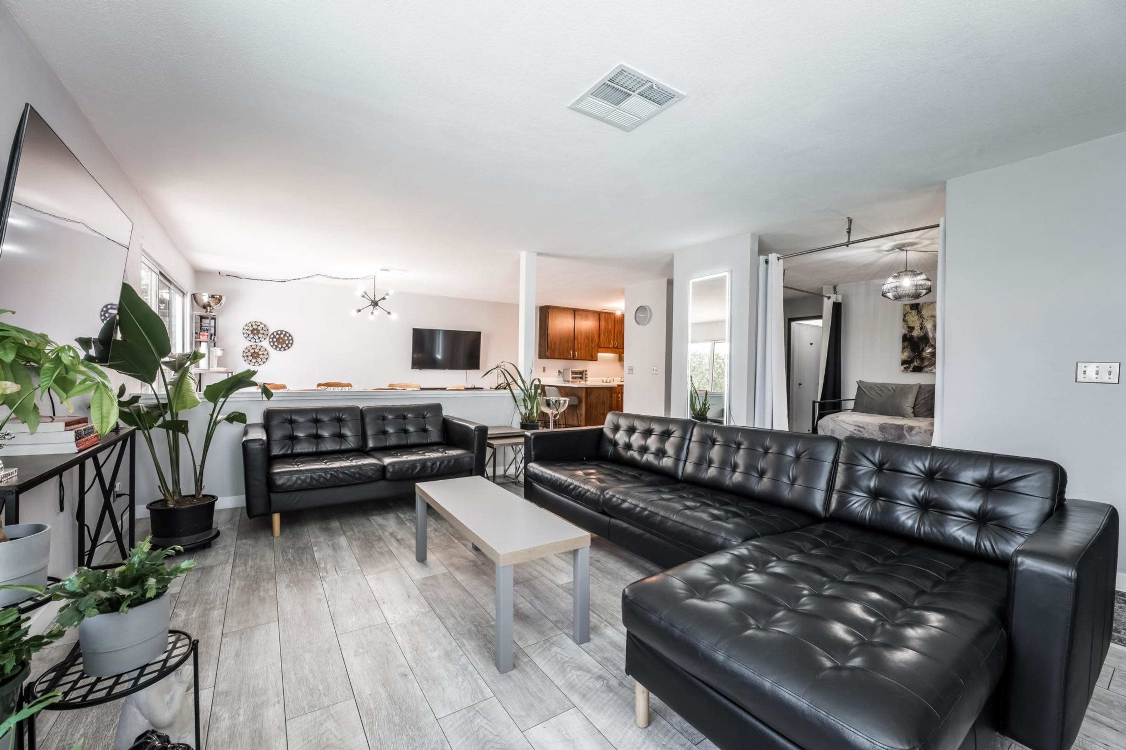 Spacious Remodeled Modern Home with Pool & Hot tub Image in Spring Valley, Las Vegas, NV