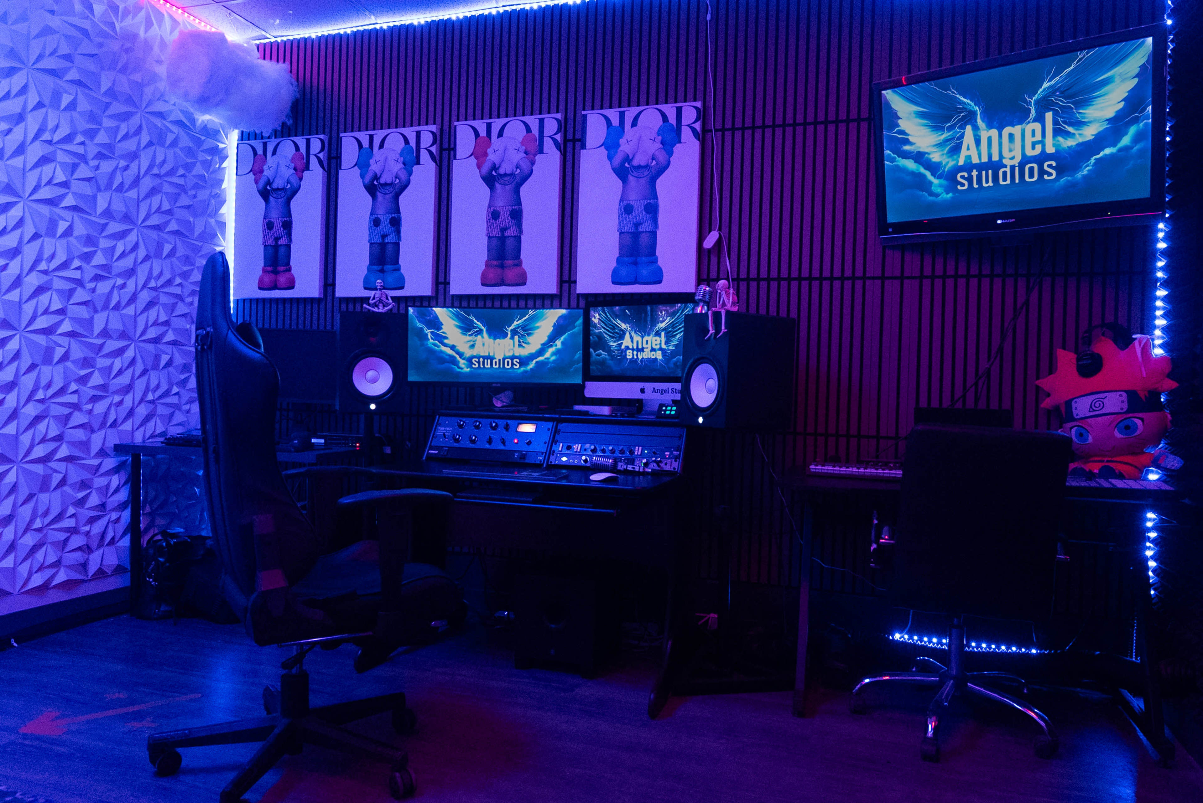 Toronto Recording Studio, High Quality Equipment, Professional Sound Booth Image in Humber Summit, Toronto, ON
