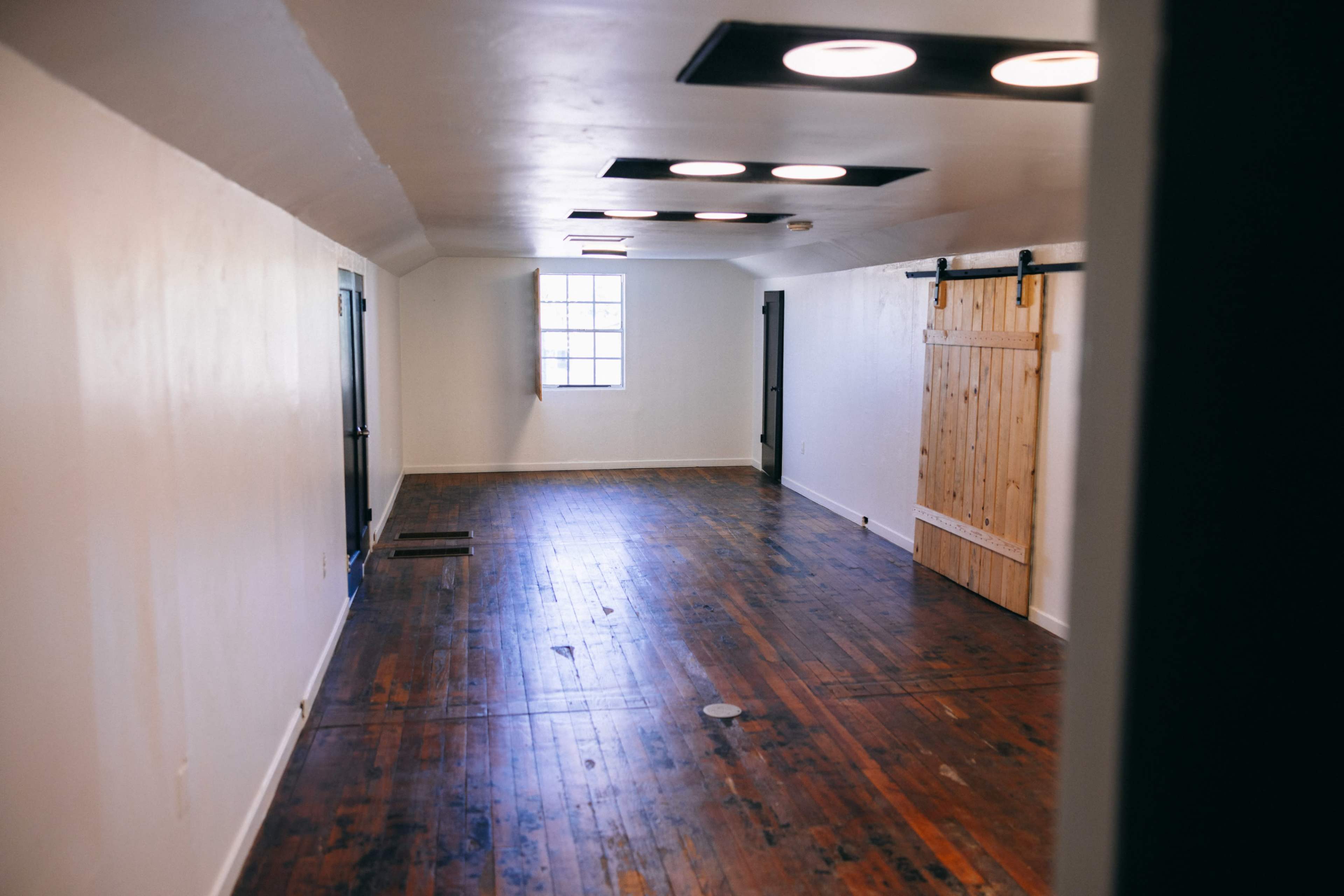 Downtown Upper Room Studio Image in Encanto Village, Phoenix, AZ