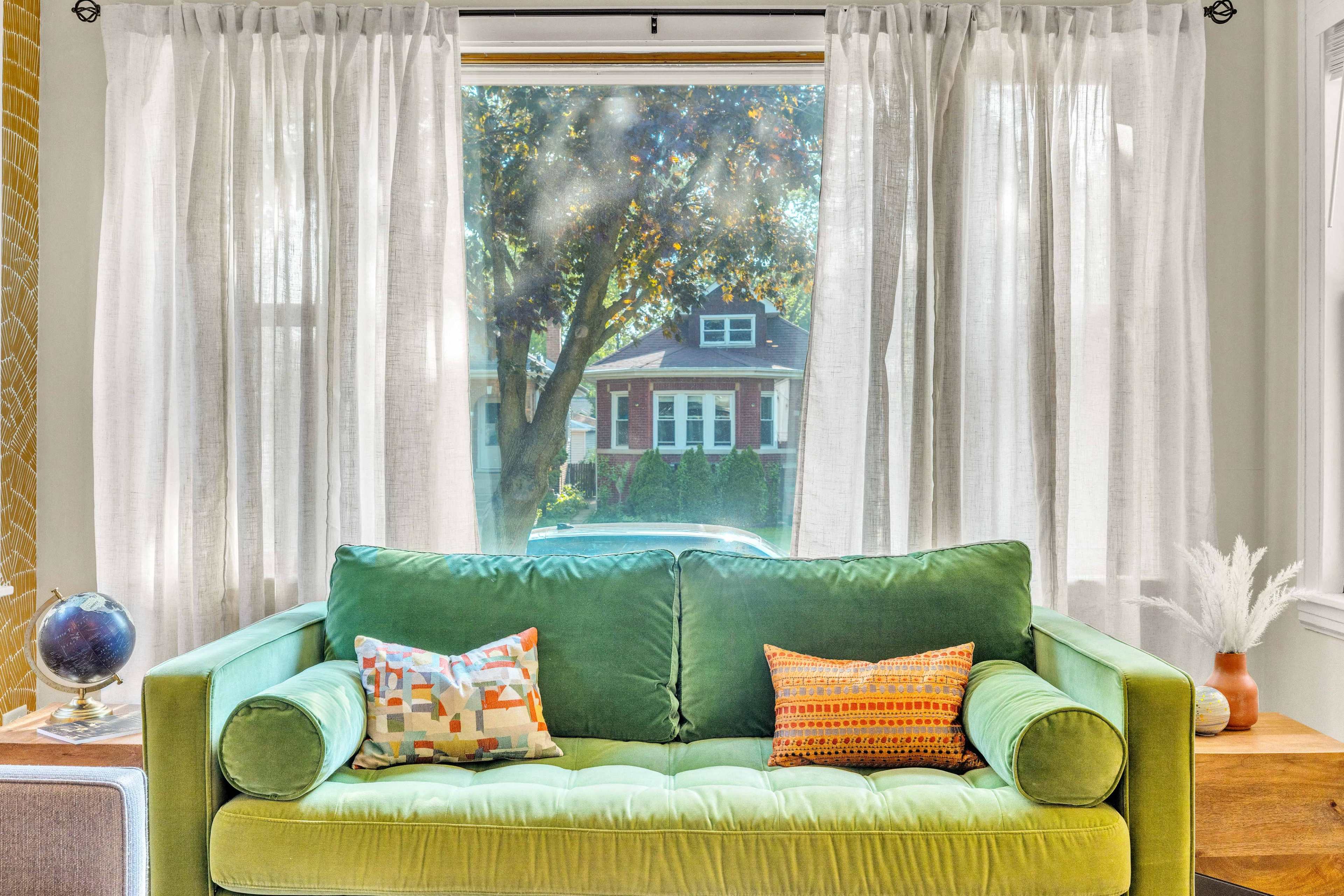 Stylish Home on Tree-lined street Image in Proviso Township, Brookfield, IL