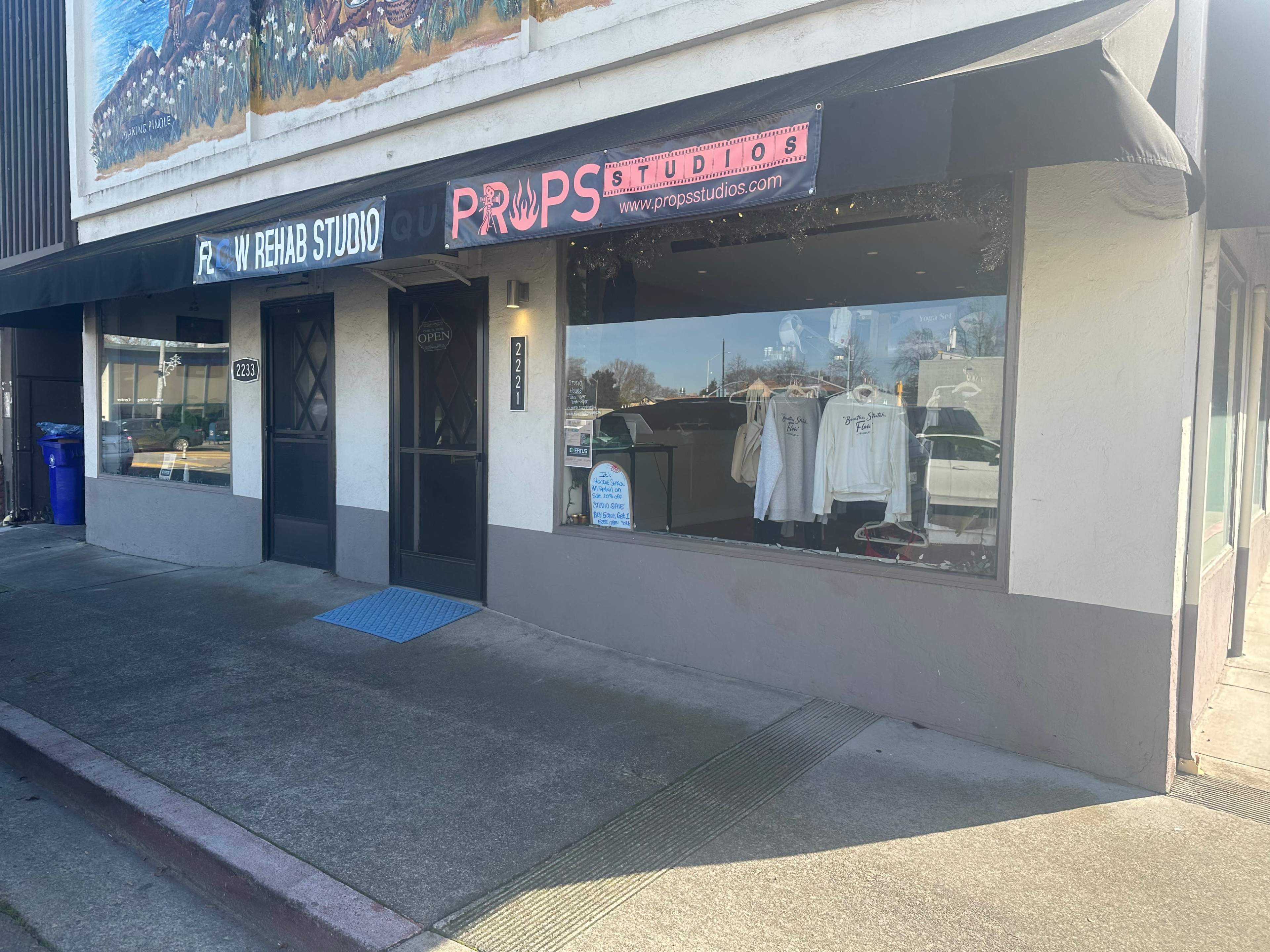 Cozy and Bright  Studio Image in Pinole, Pinole, CA