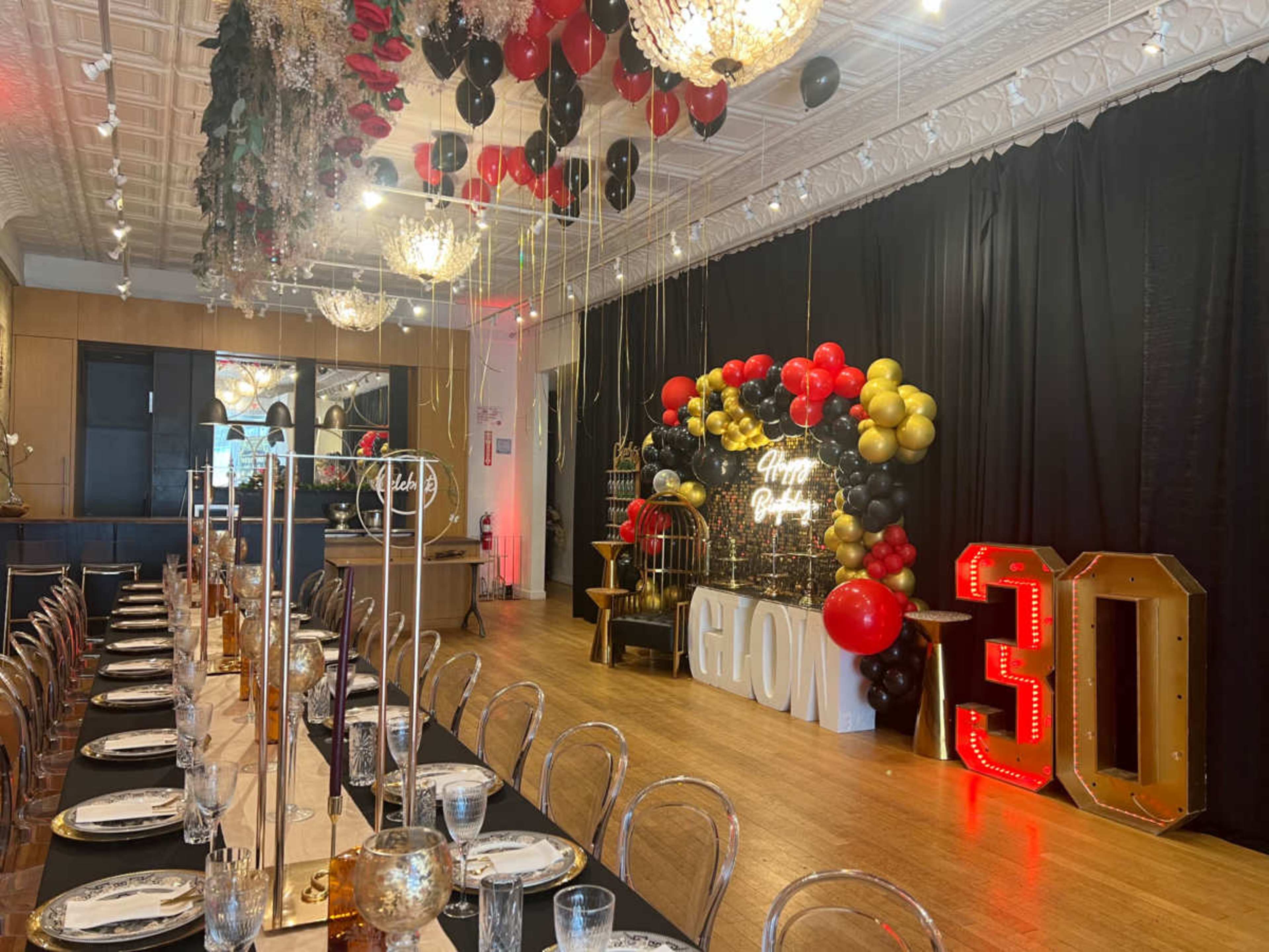 Logan square spacious gallery with an outdoor space Image in Logan Square, Chicago, IL