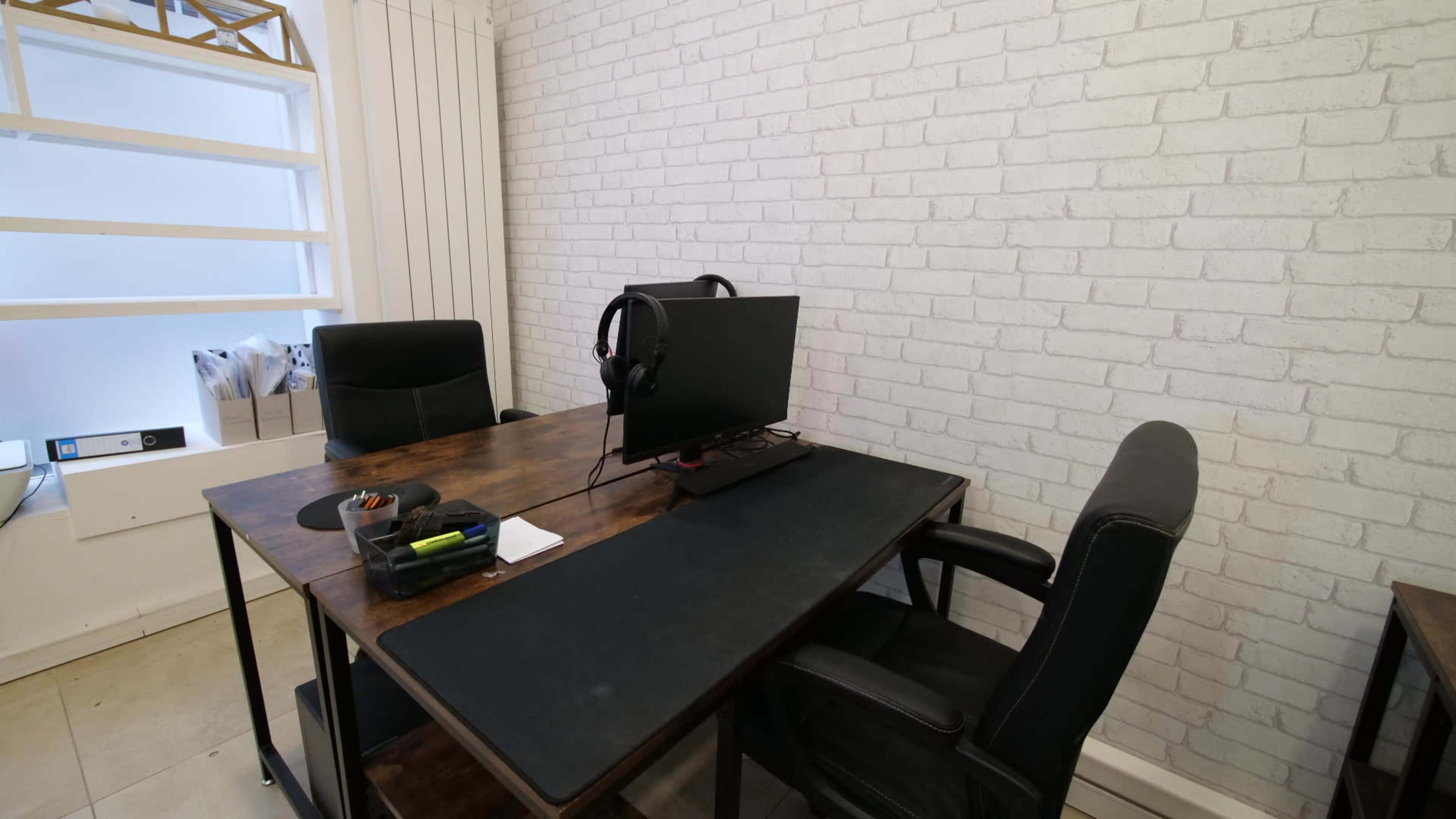 Arc Studio - Fond vert tout équipé - Paris proche Arc de Triomphe et Avenue Foch Image in Porte Dauphine, Paris