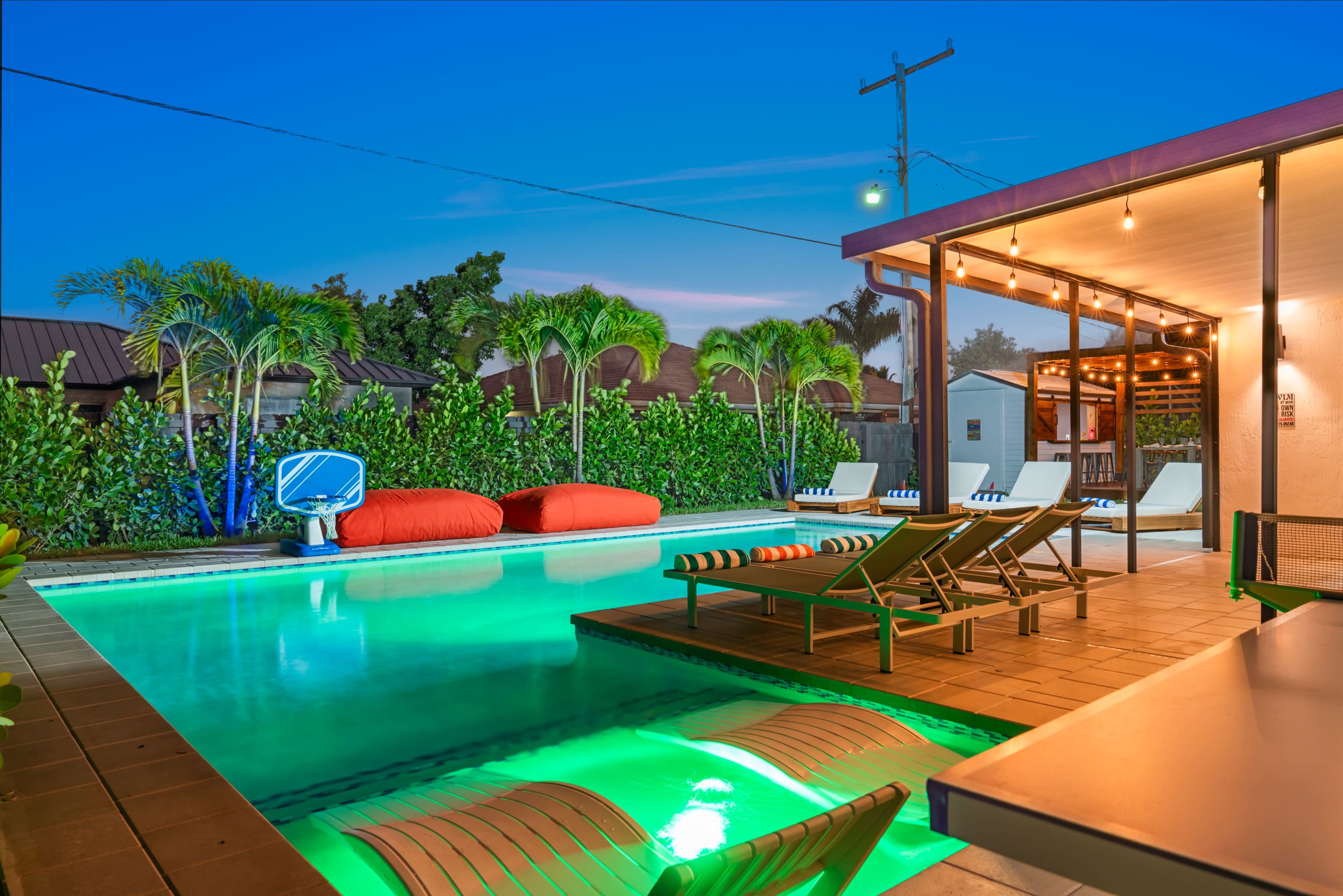 Hollywood Luxury Poolside Paradise · Outdoor Bar · Smart Gym Image in Park East, Hollywood, FL