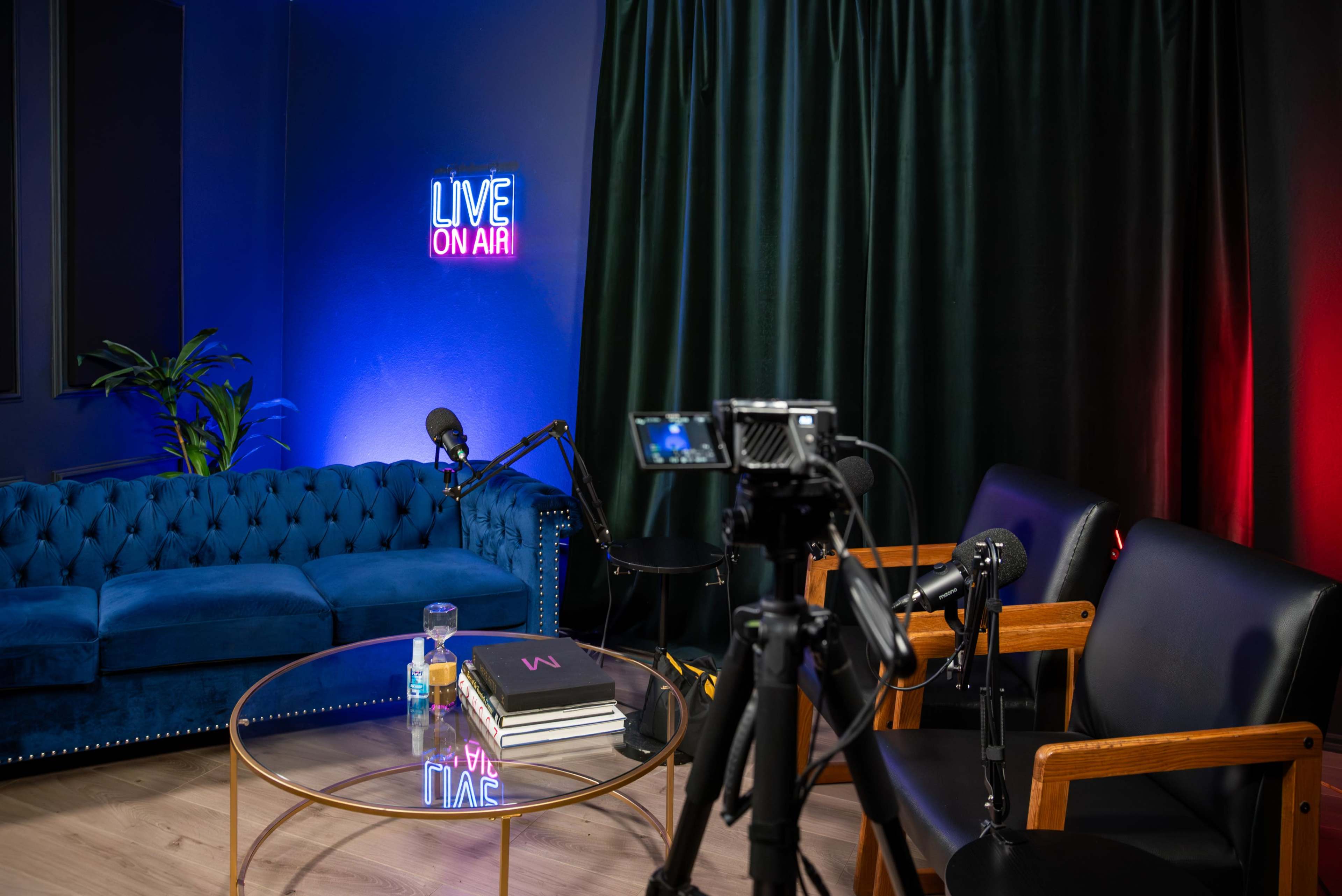 Santa Monica Podcast Studio - Live Streaming and Engineer Ready Image in Pico, Santa Monica, CA