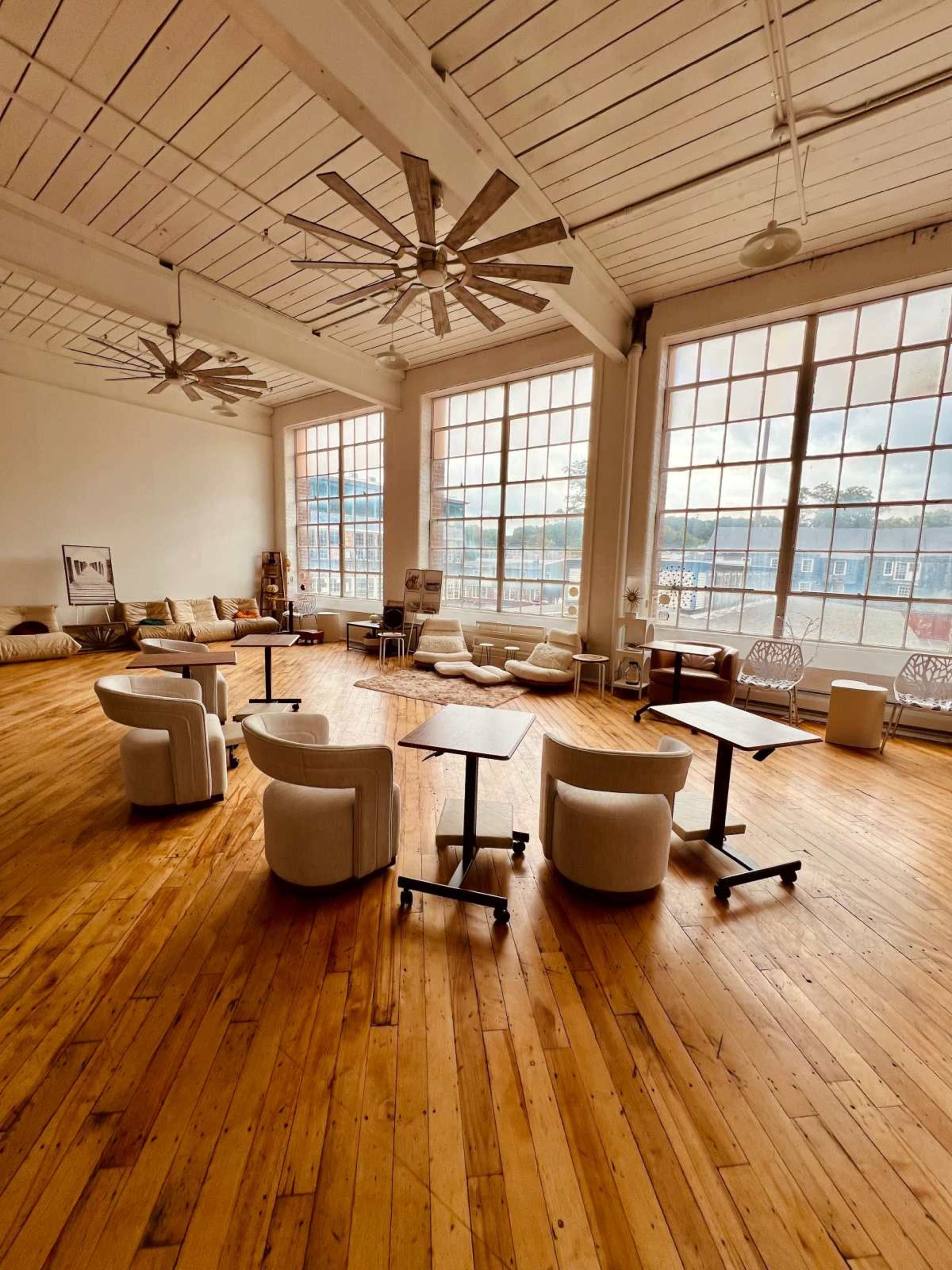 Stunning, Sunny & Spacious Open Studio in Historic Mill Image in Manchester, Manchester, CT