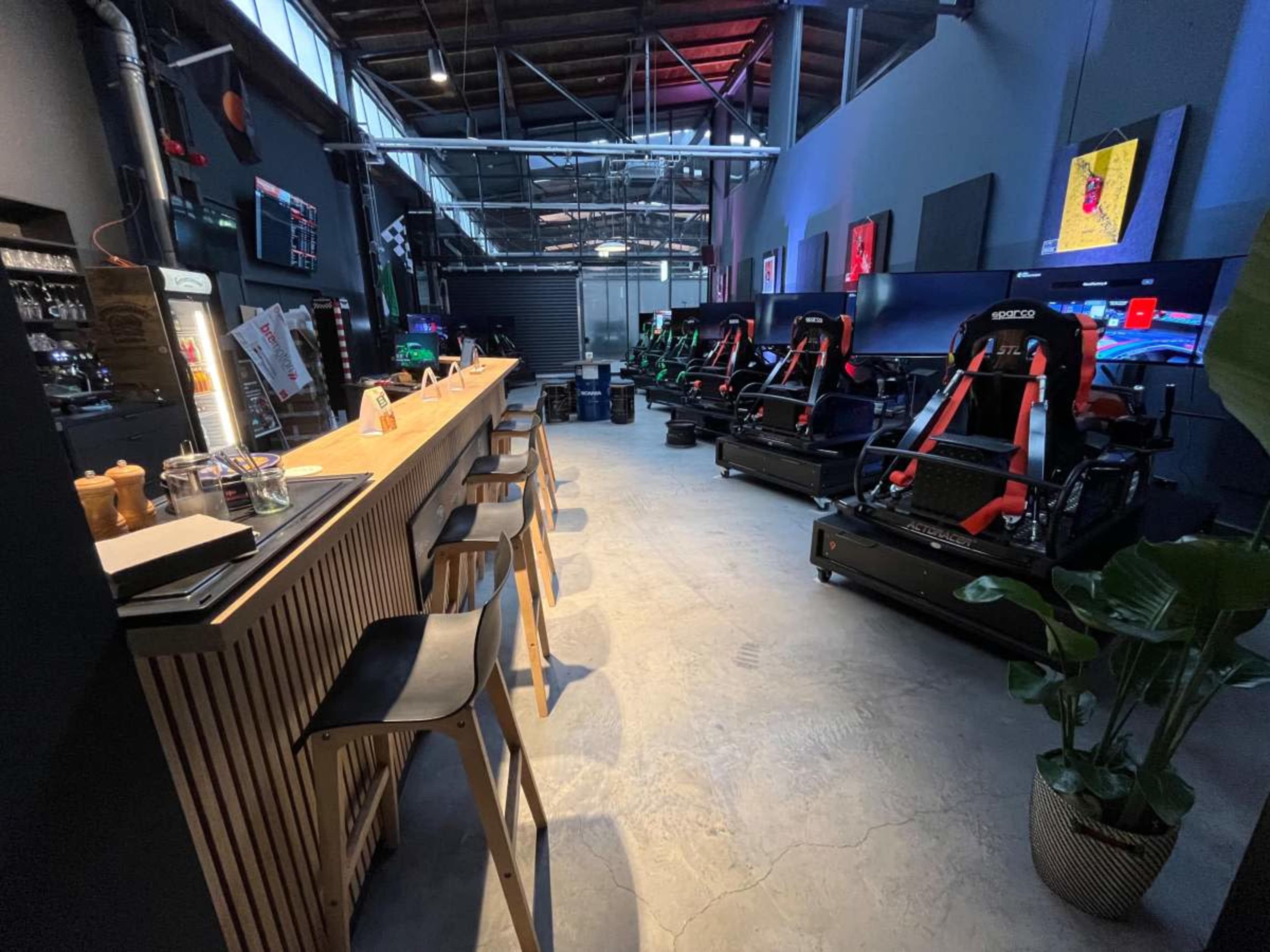 Event Location am Wasser - Tagung/ Workshops/ Coaching & High End Rennsimulatoren Image in Haselhorst, Berlin