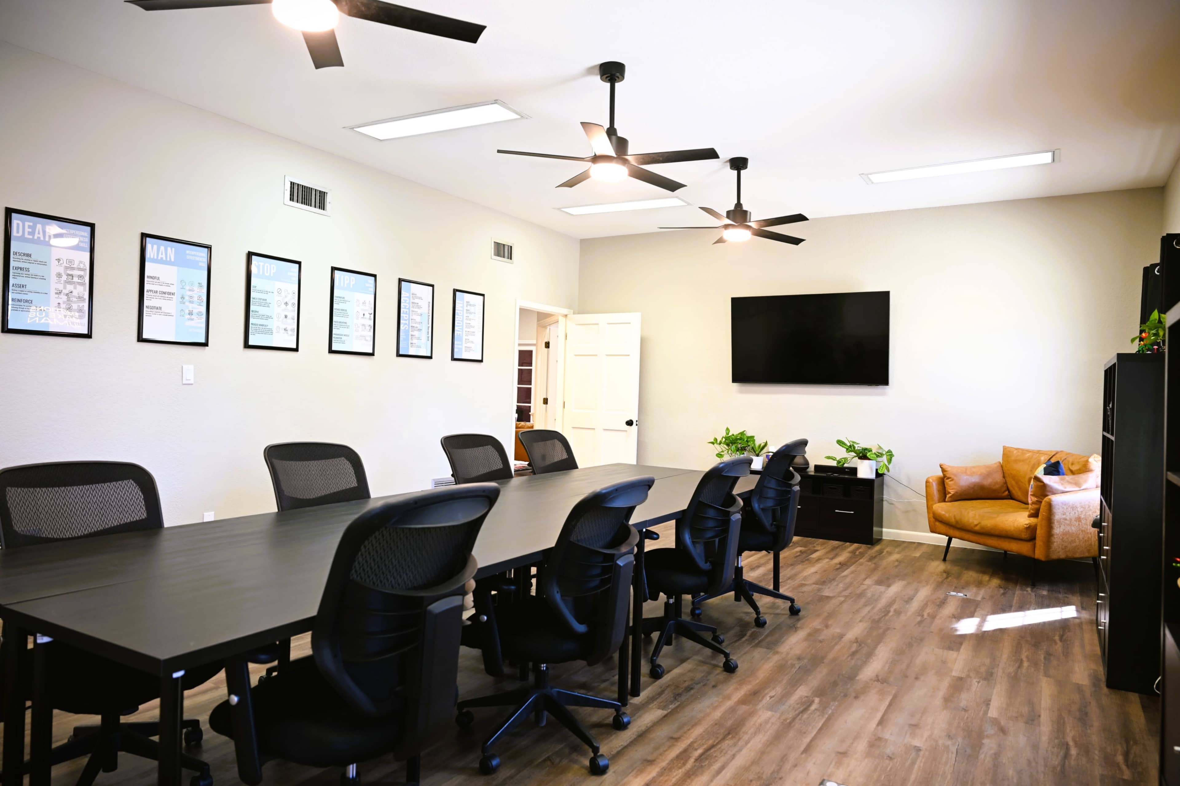 Inviting Bright Space for Small Groups & Meetings in Gilbert Image in Gilbert, Gilbert, AZ