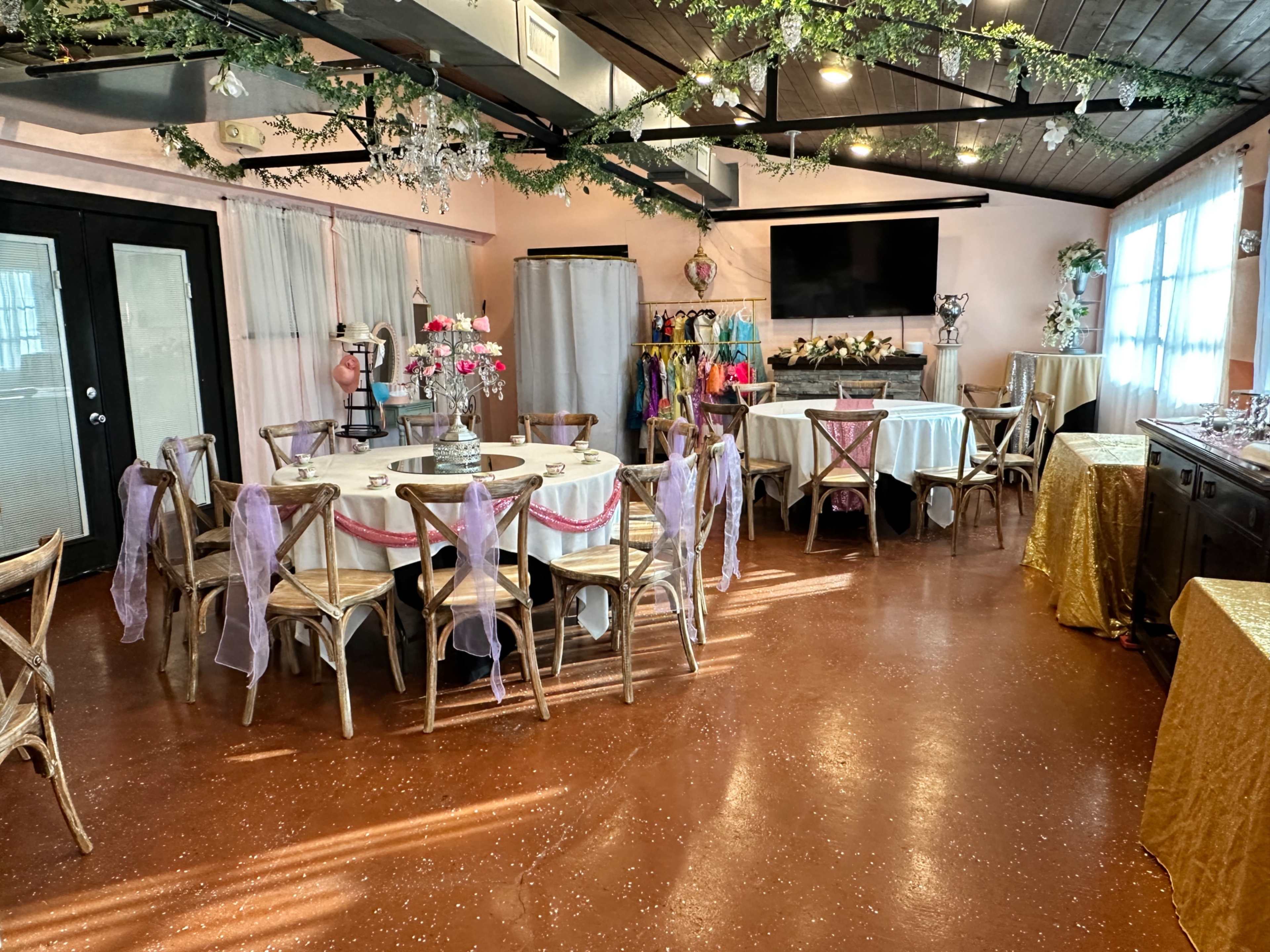 Private Upscale Meeting Room at the Airport Image in La Porte, La Porte, TX