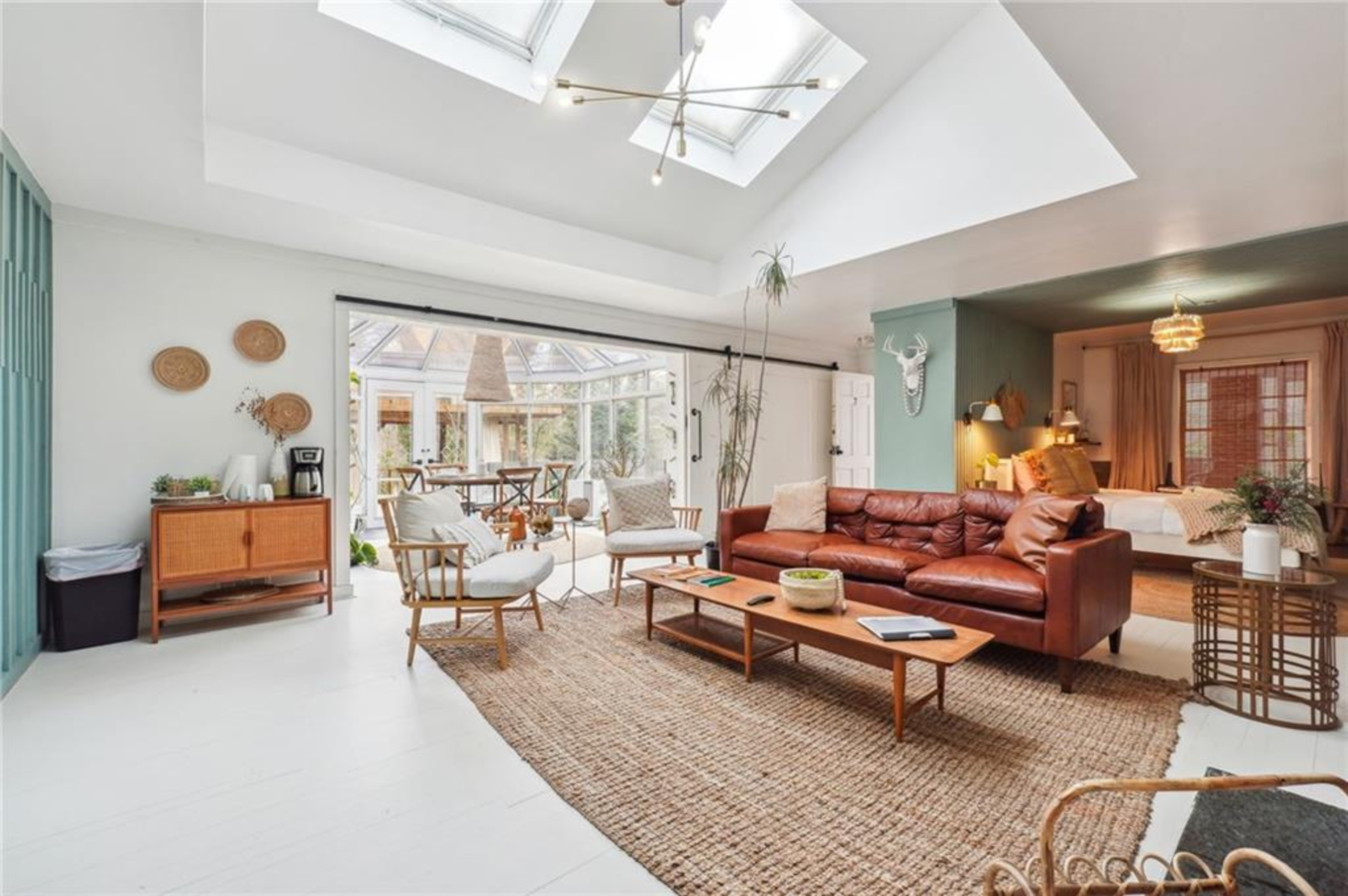 The Atlanta Treehouse Escape – RV Treehouse Event Venue Image in East Point, Atlanta, GA