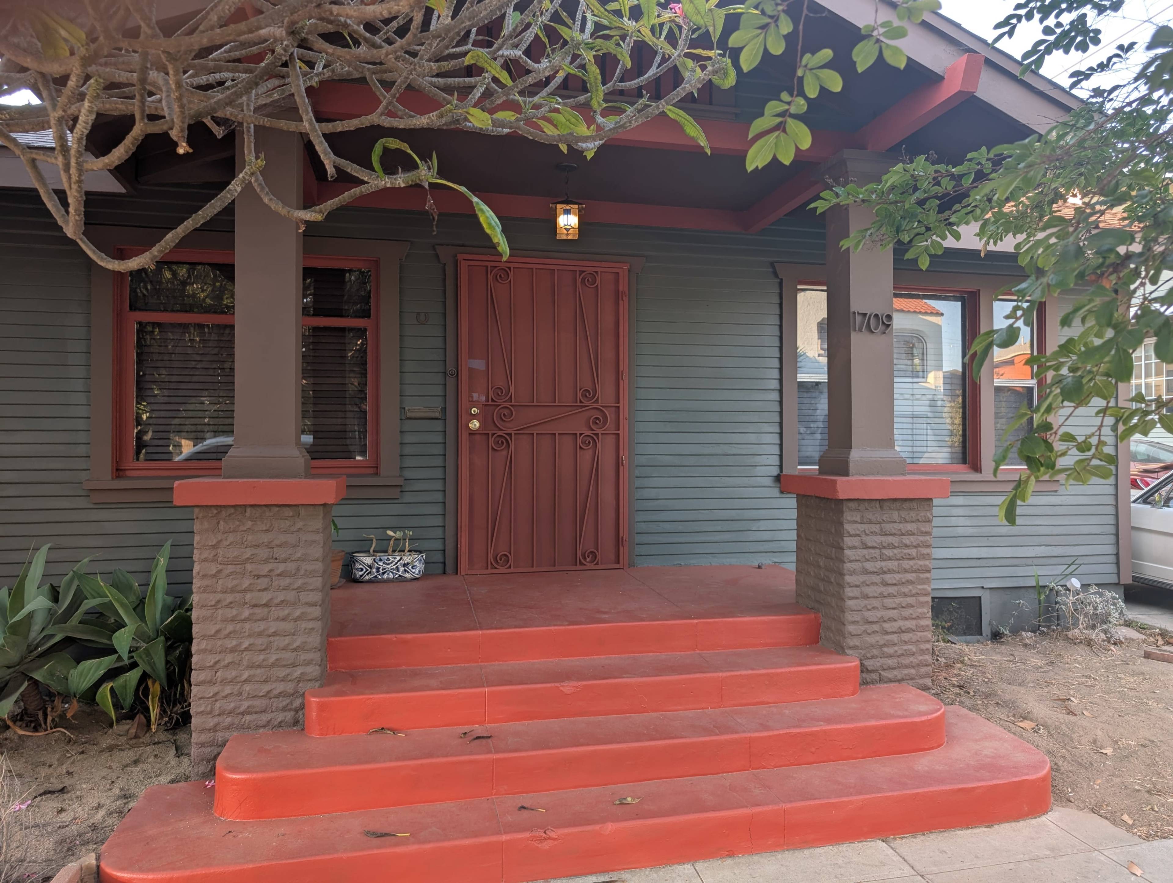 1920 Craftsman Bungalow Image in Alamitos Beach, LONG BEACH, CA