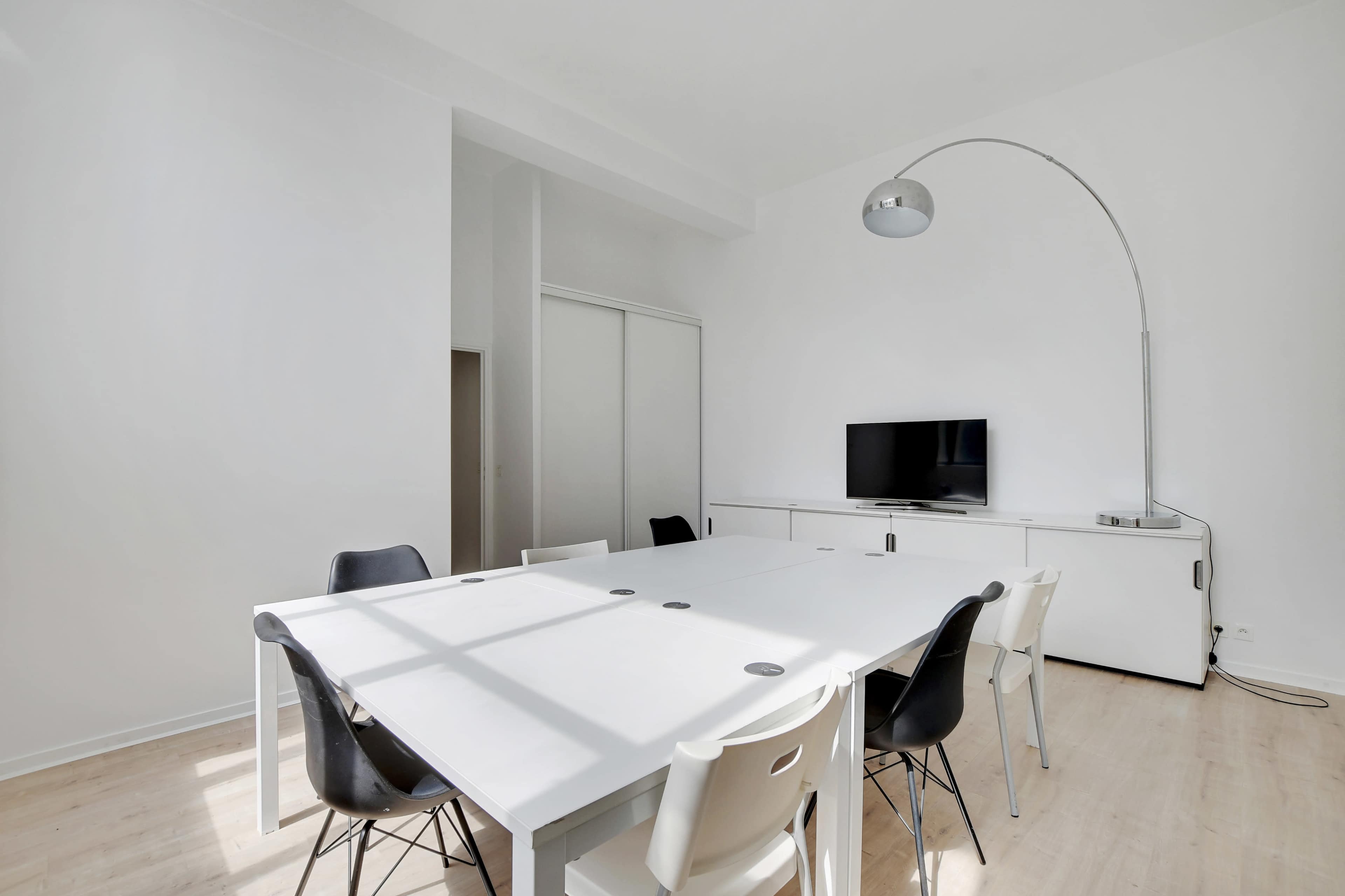 DAYLIGHT STUDIO Image in Hôpital-Saint-Louis, Paris