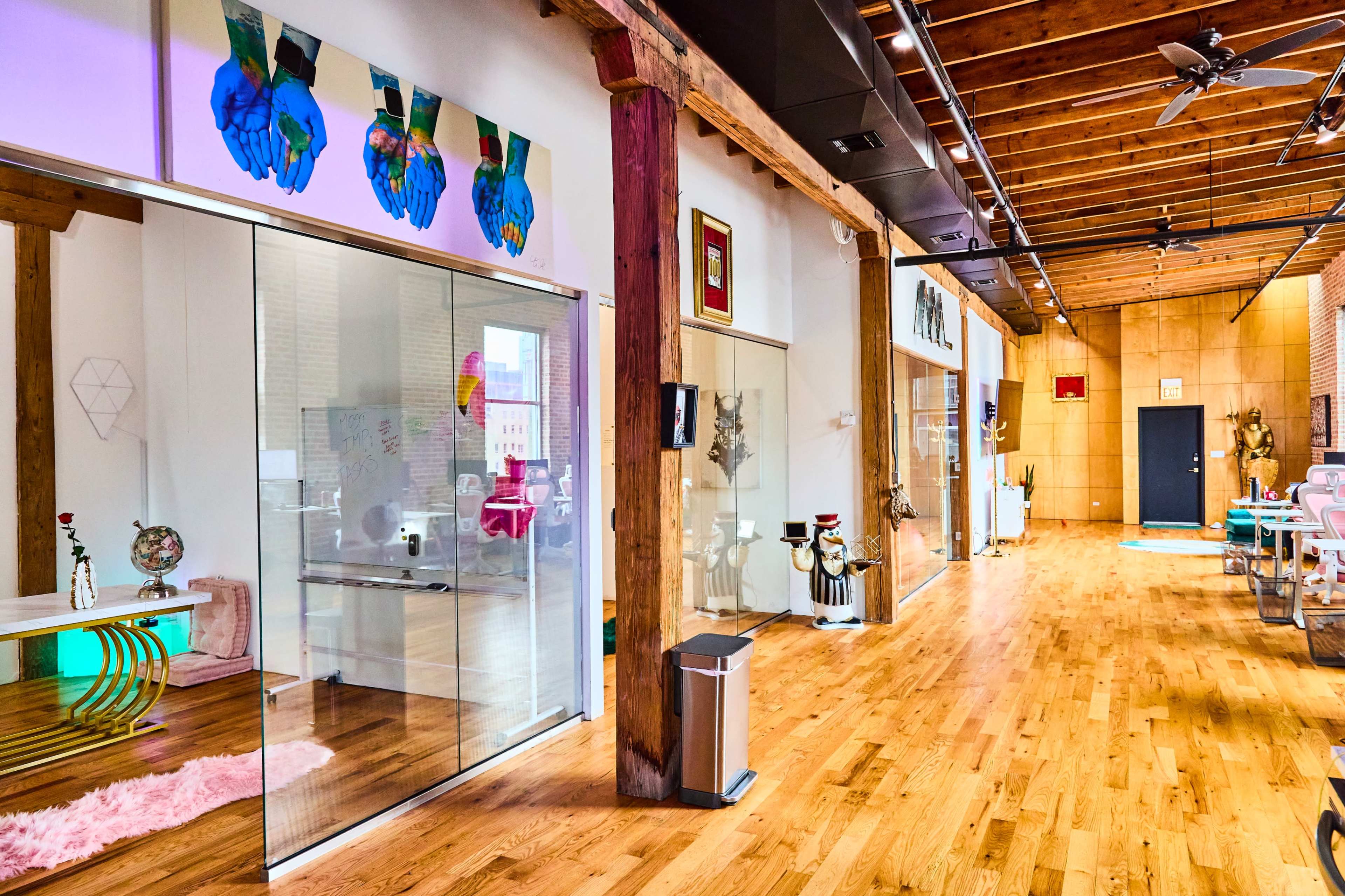 Creative Loop Meeting with Extras! Rooftop! Image in Near West Side, Chicago, IL