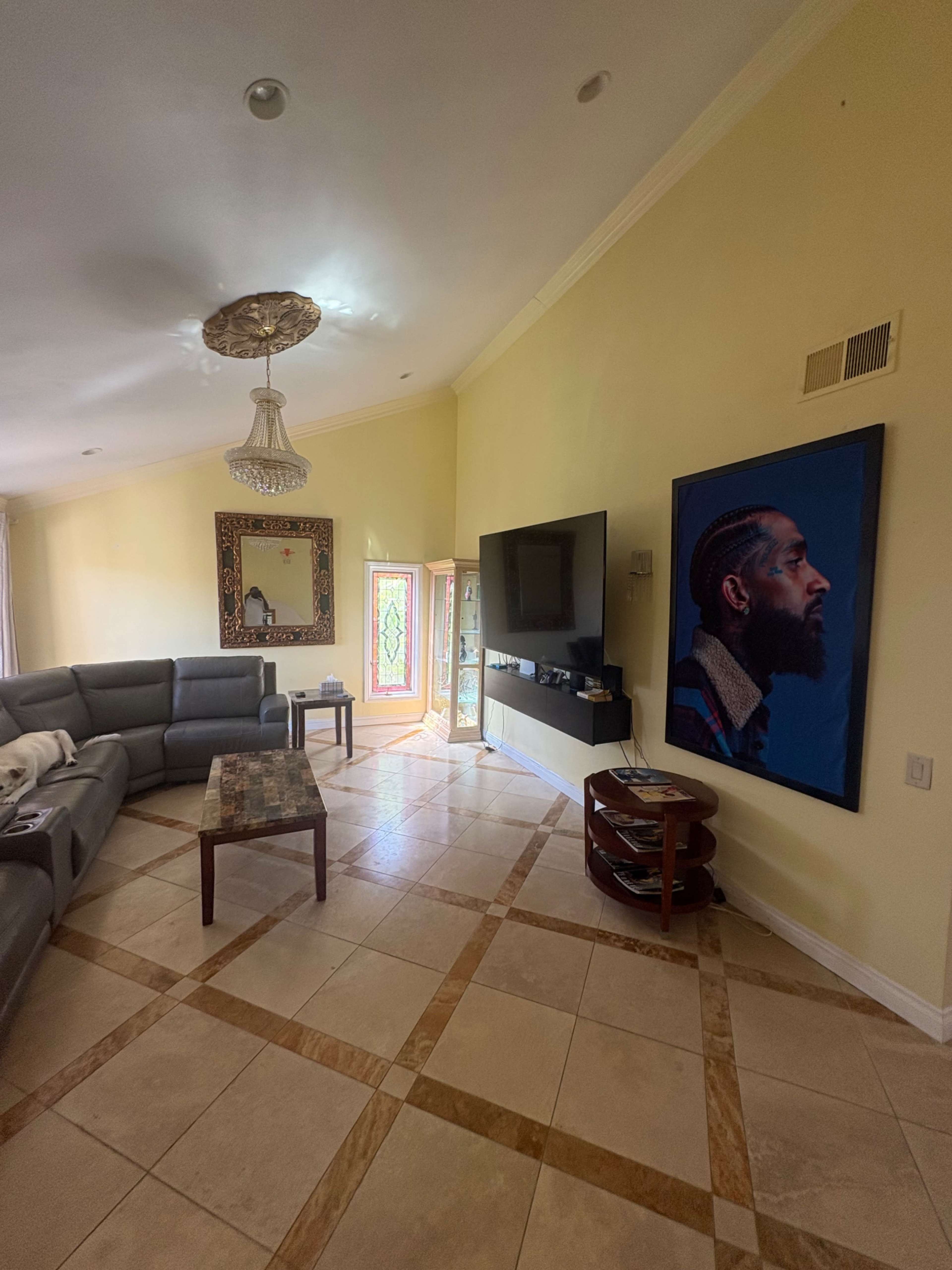 Beautiful home lactated 10 min from beach 5 Bedrooms 3 Full bathrooms and pool and hot tub in backyard Image in Huntington Beach, Huntington Beach, CA