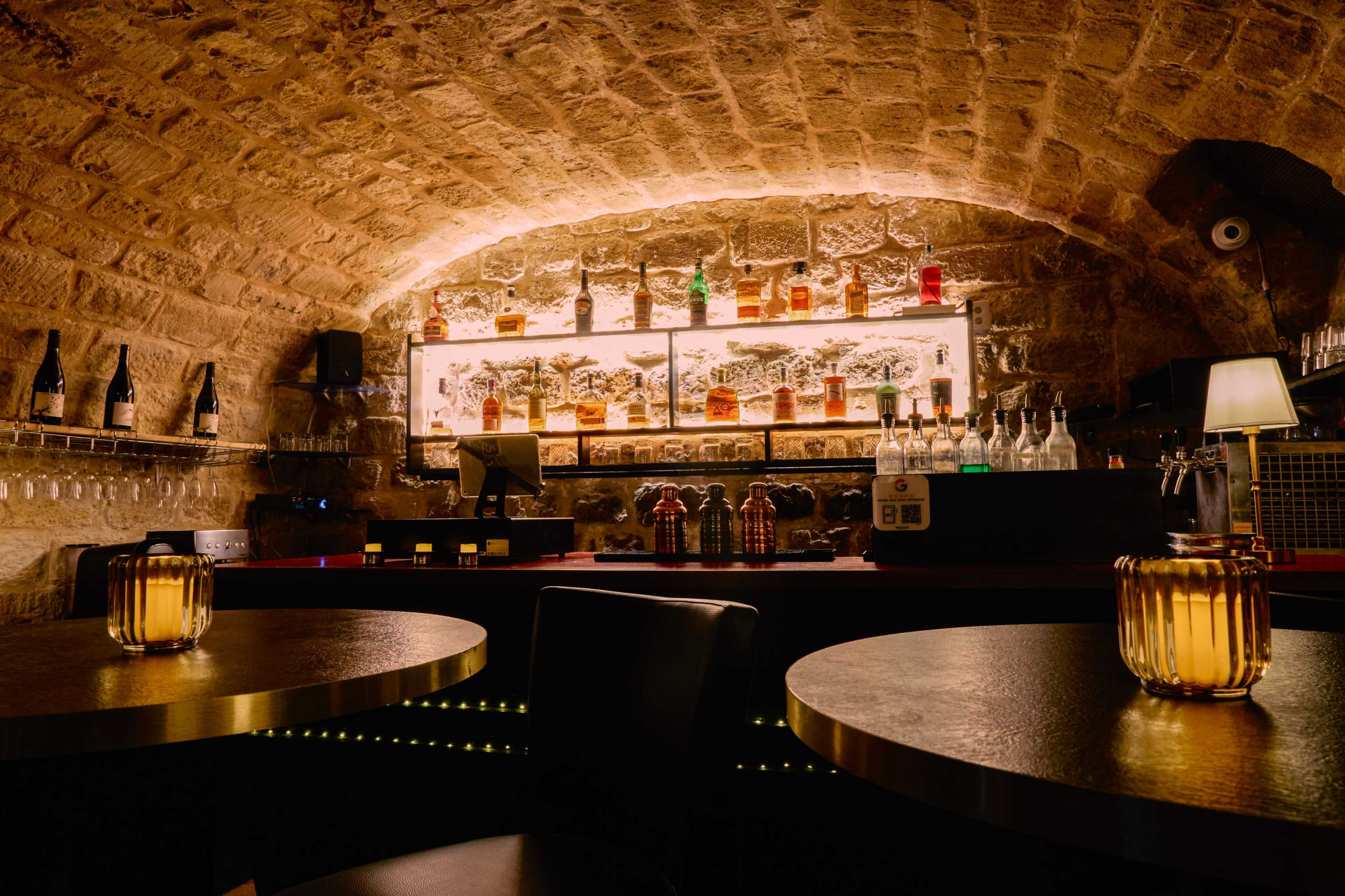 Une cave voûtée au coeur du Marais Image in St Gervais, Paris, 