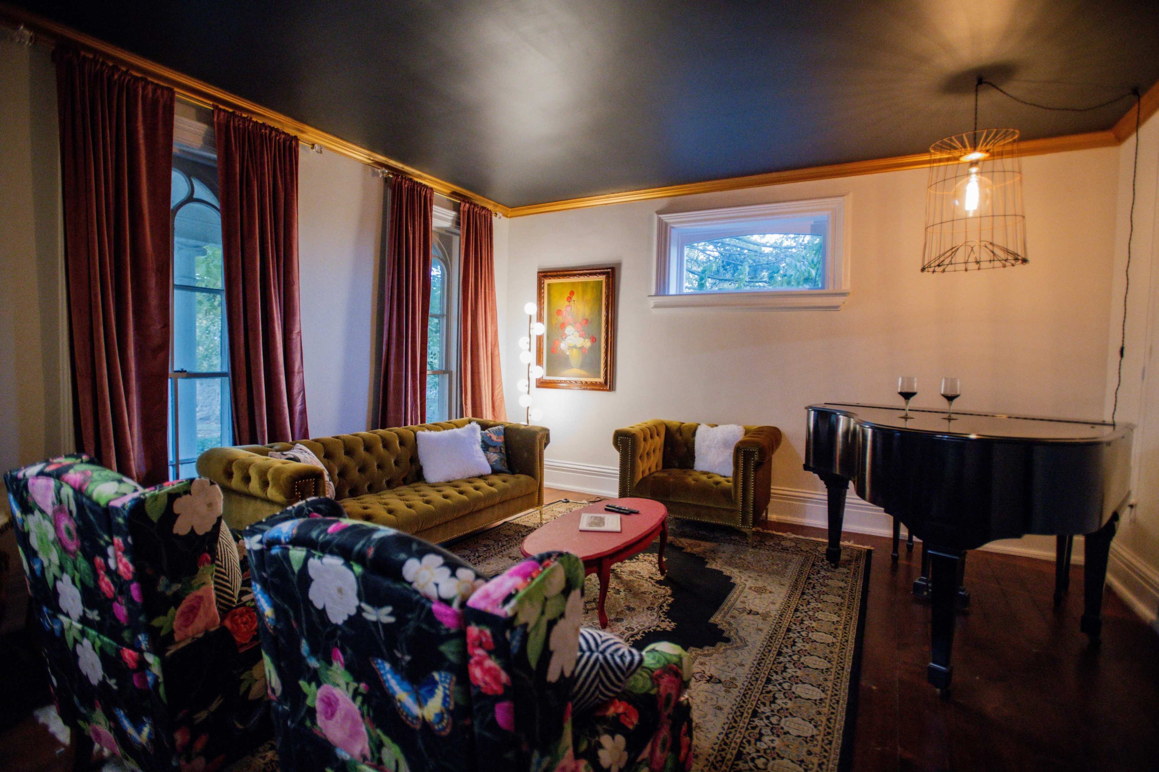 Victorian Heritage with Dreamy Decor on 35 acres Image in Fort Erie, Ridgeway, On, ON