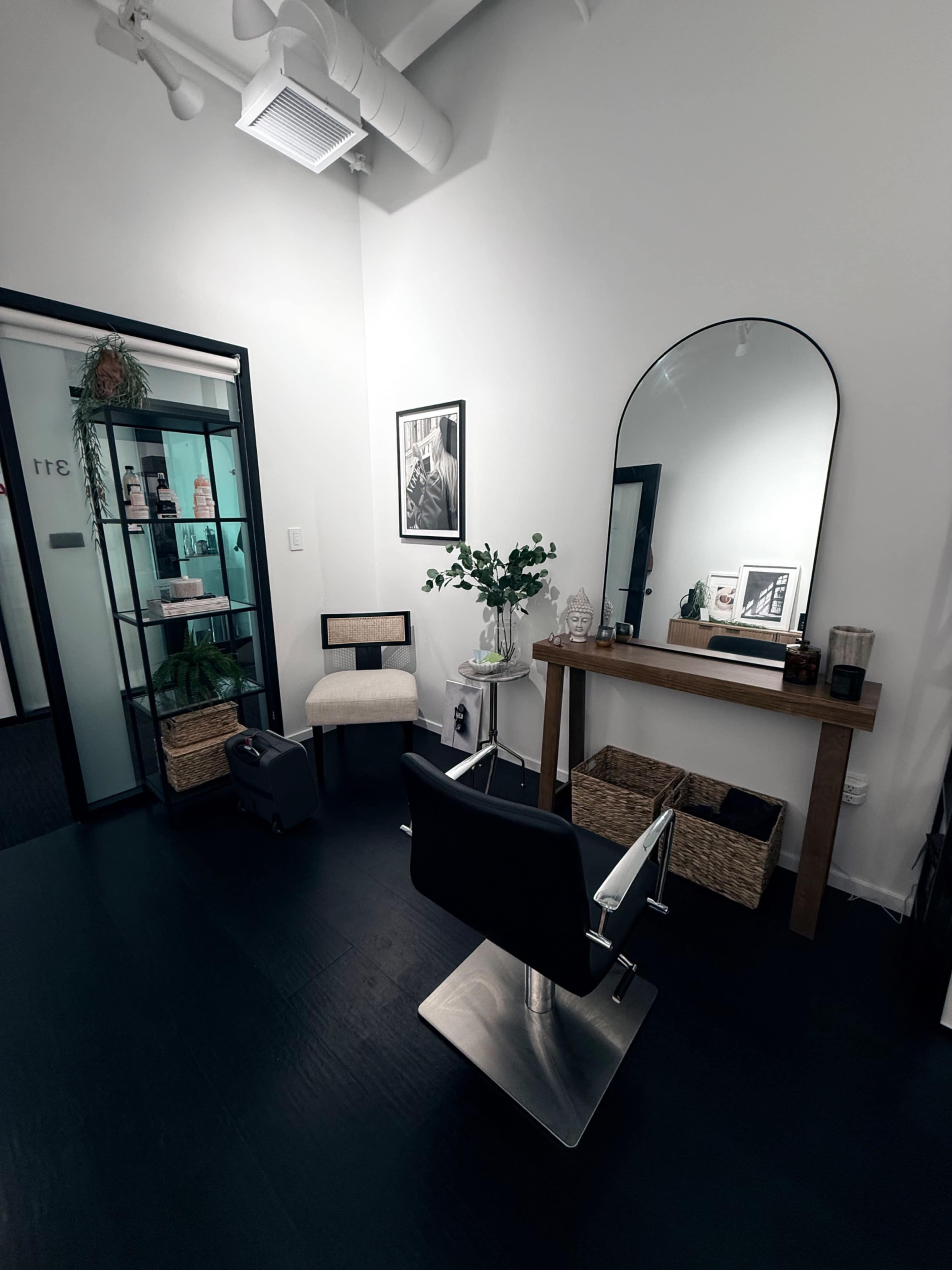 Modern Luxury Private Hair Studio Image in Central LA, West Hollywood, CA