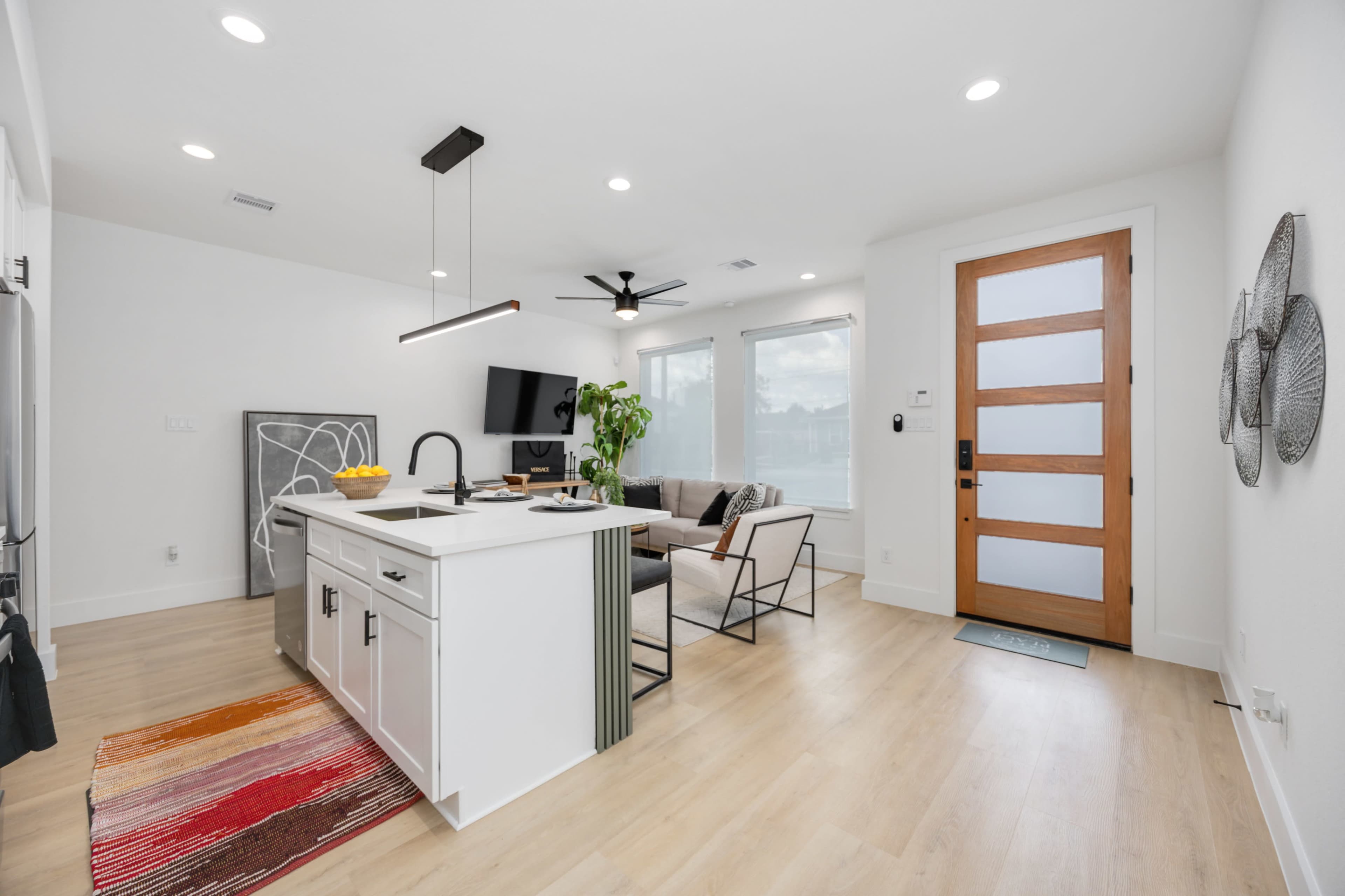 Downtown Contemporary Townhouse Near East River 9 and Minute Maid Image in Greater Fifth Ward, Houston, TX