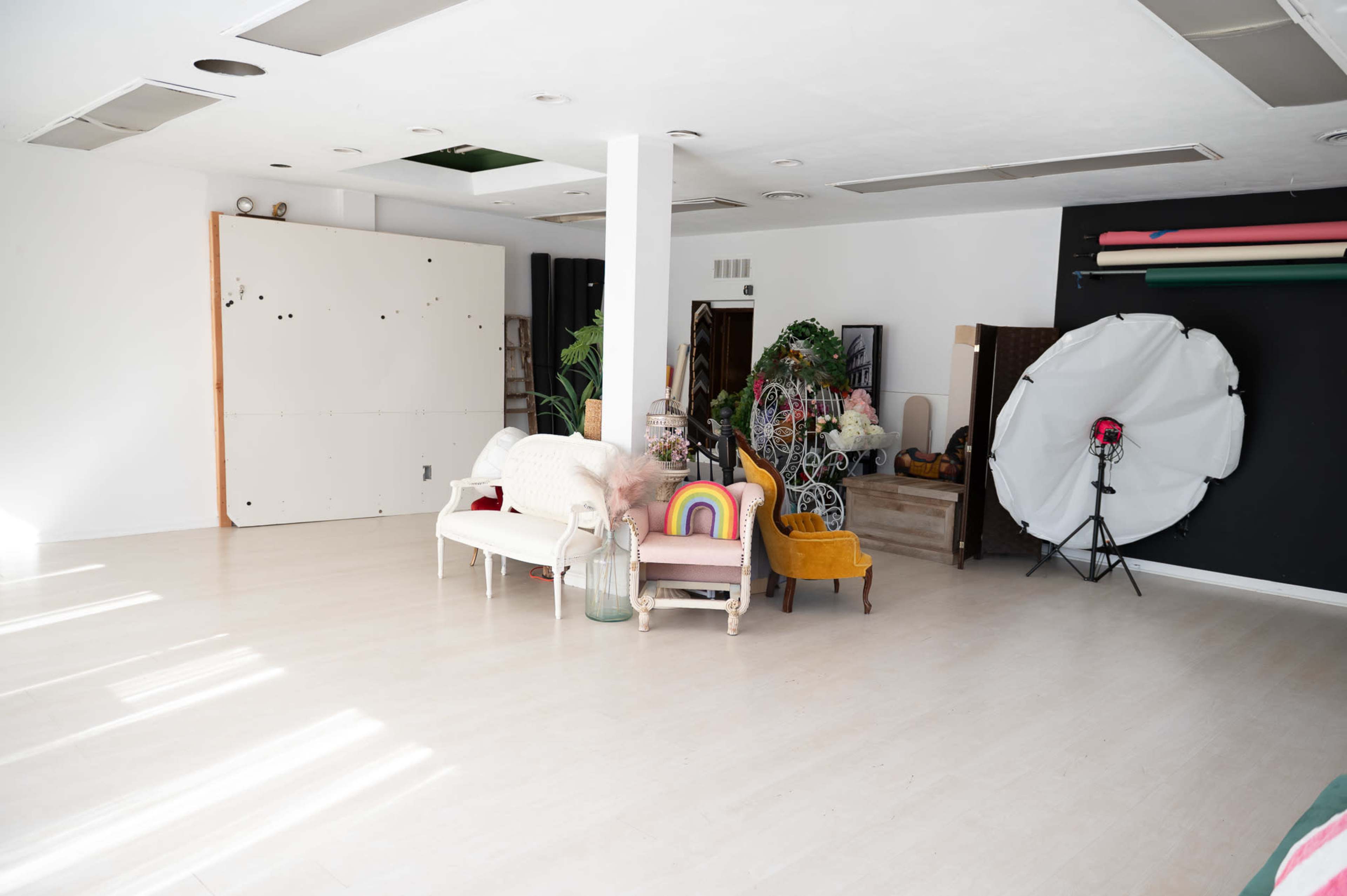 Spacious & Bright Natural Light Photography & Content Creation Studio in Historic Burlington City Image in Burlington, Burlington, NJ