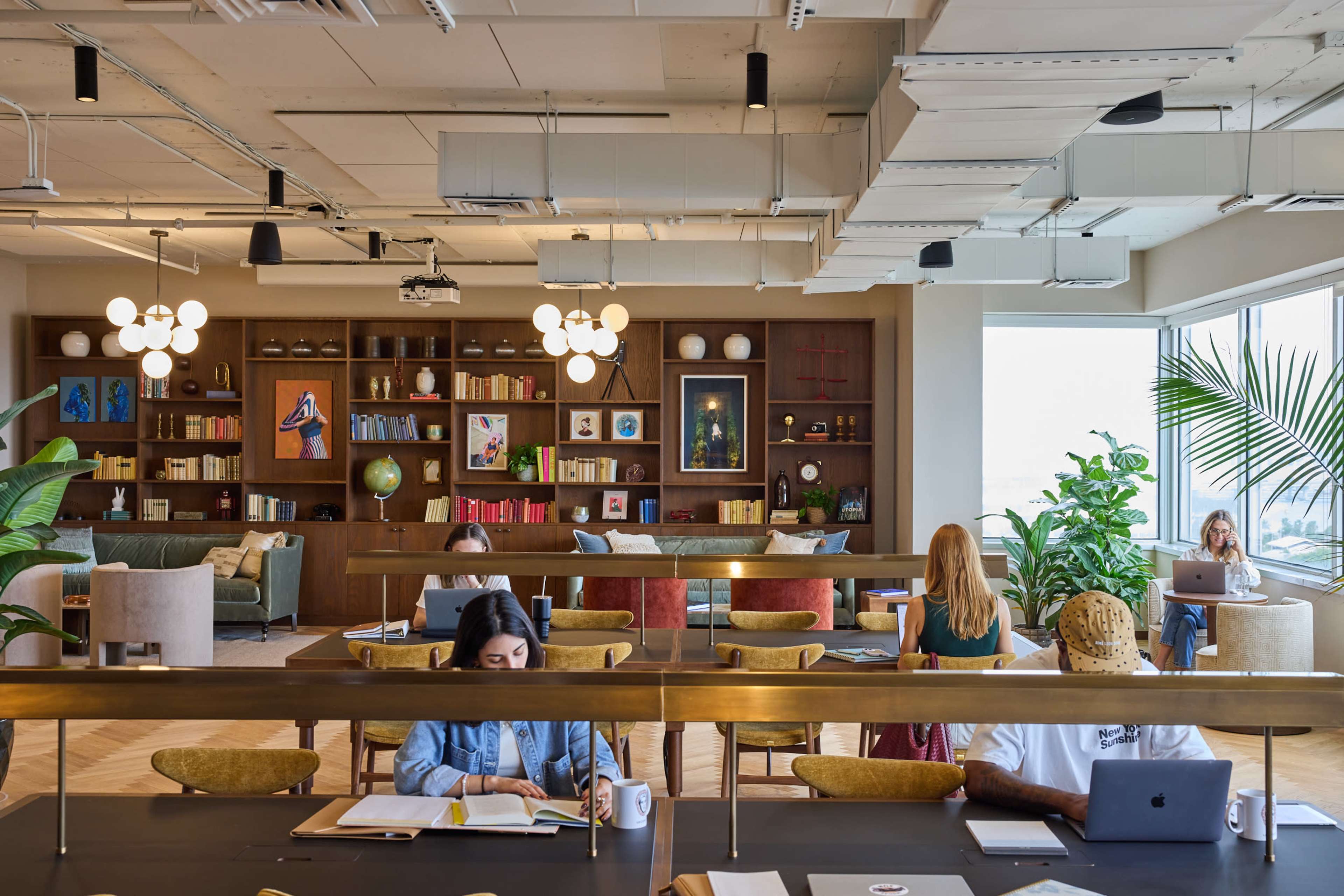 Meeting Room Downtown (Up to 16 people) Image in Downtown Miami, Miami, FL