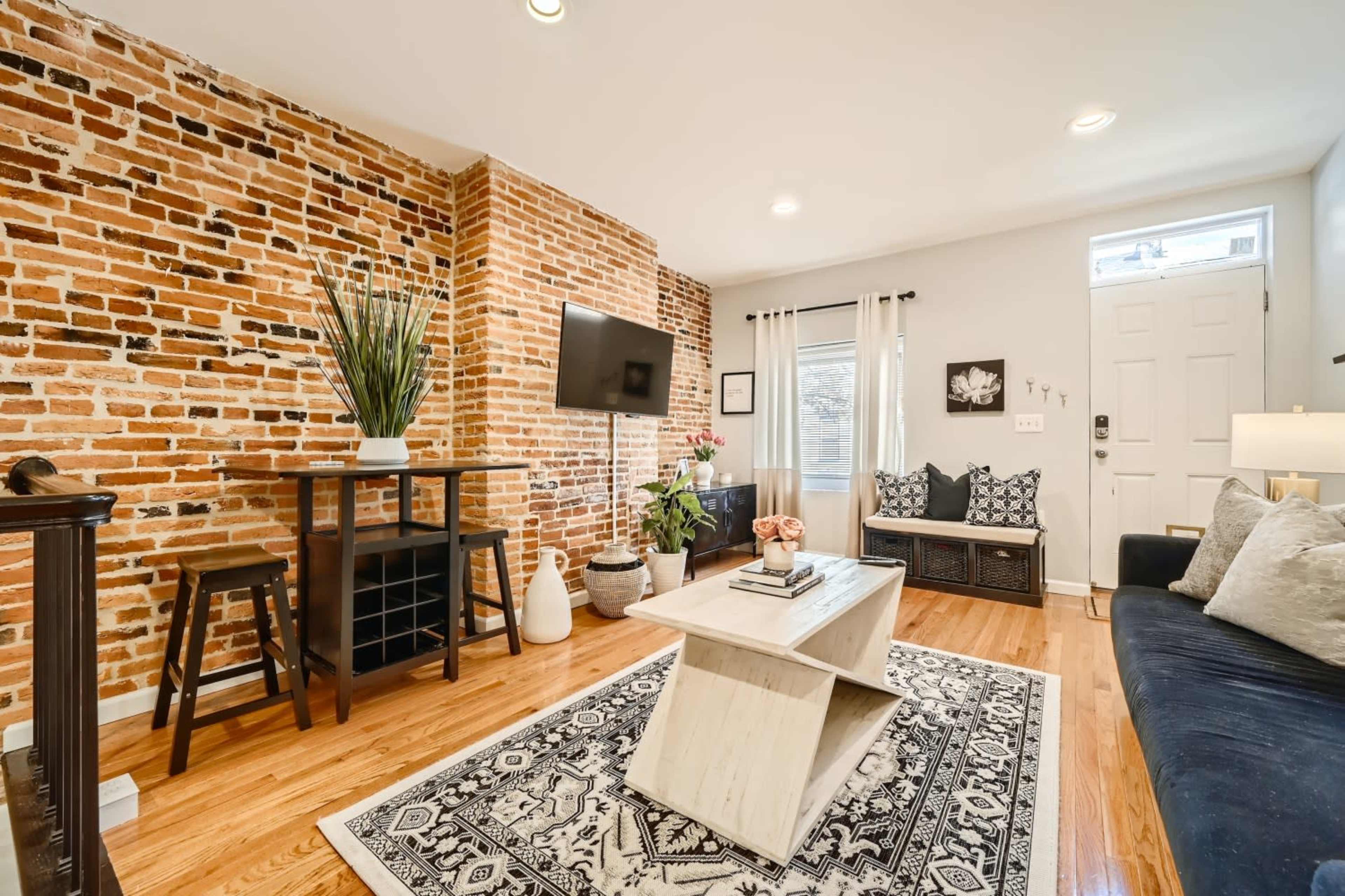 Luxury 4-Story Townhome | Shoots + Meetings in Fells Point/Baltimore Image in Upper Fells Point, Baltimore, MD