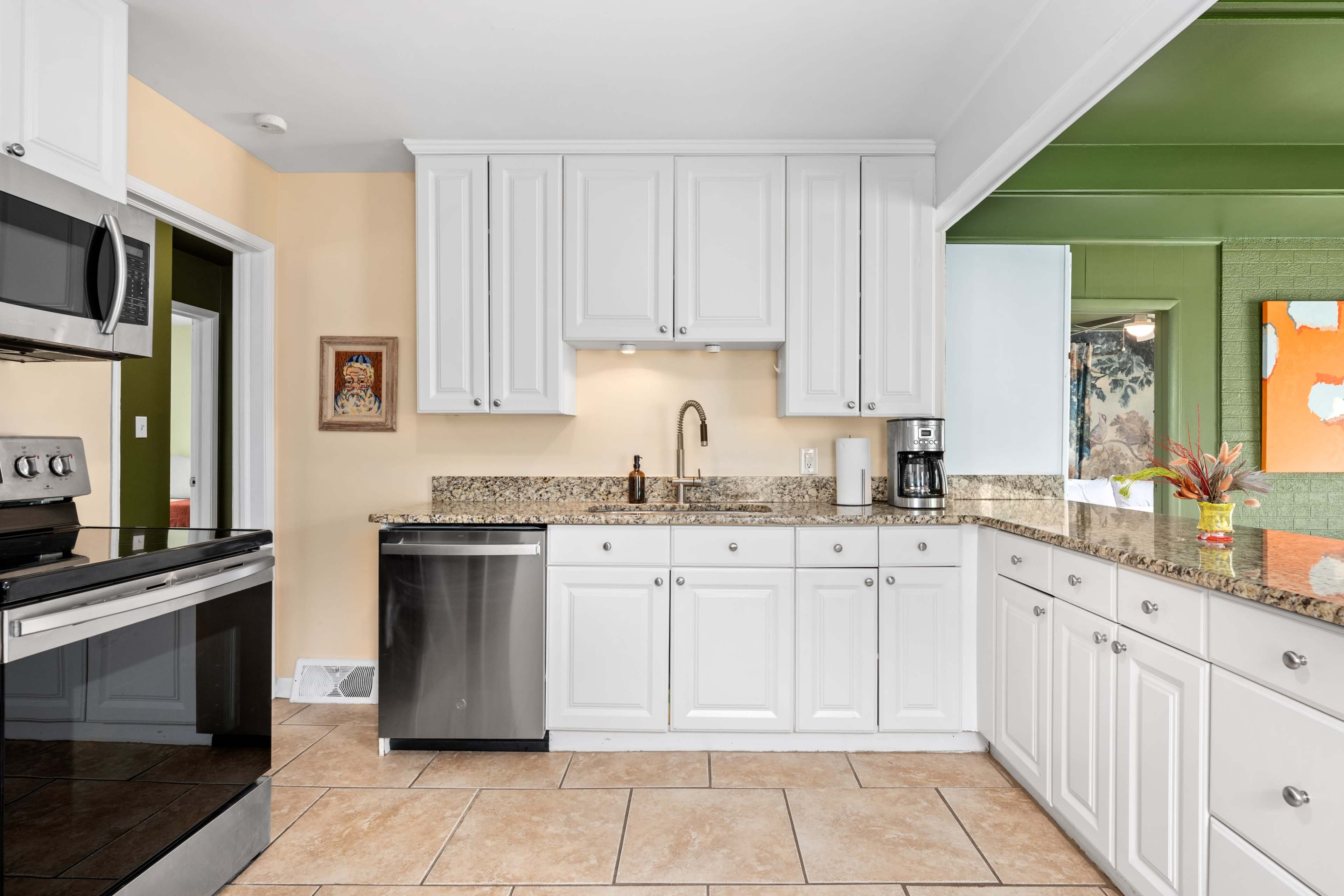 Bold & Artistic Royal Oak Home | Perfect for Photoshoots, Productions & Retreats Image in Royal Oak, Royal Oak, MI