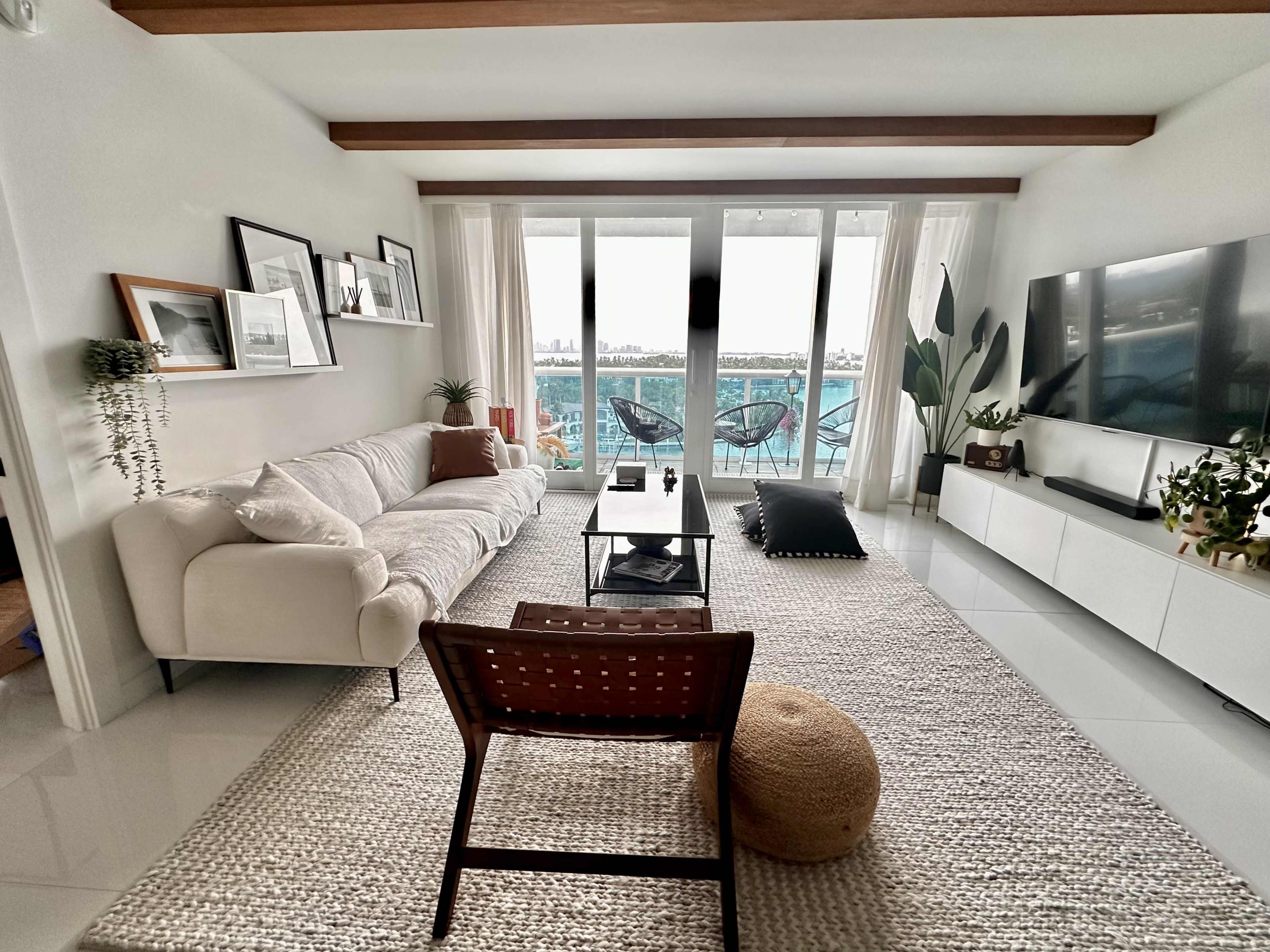 Stunning Luxury Waterfront Apartment in Miami – Perfect for Film & Photo Shoots Image in North Beach, MIAMI BEACH, FL
