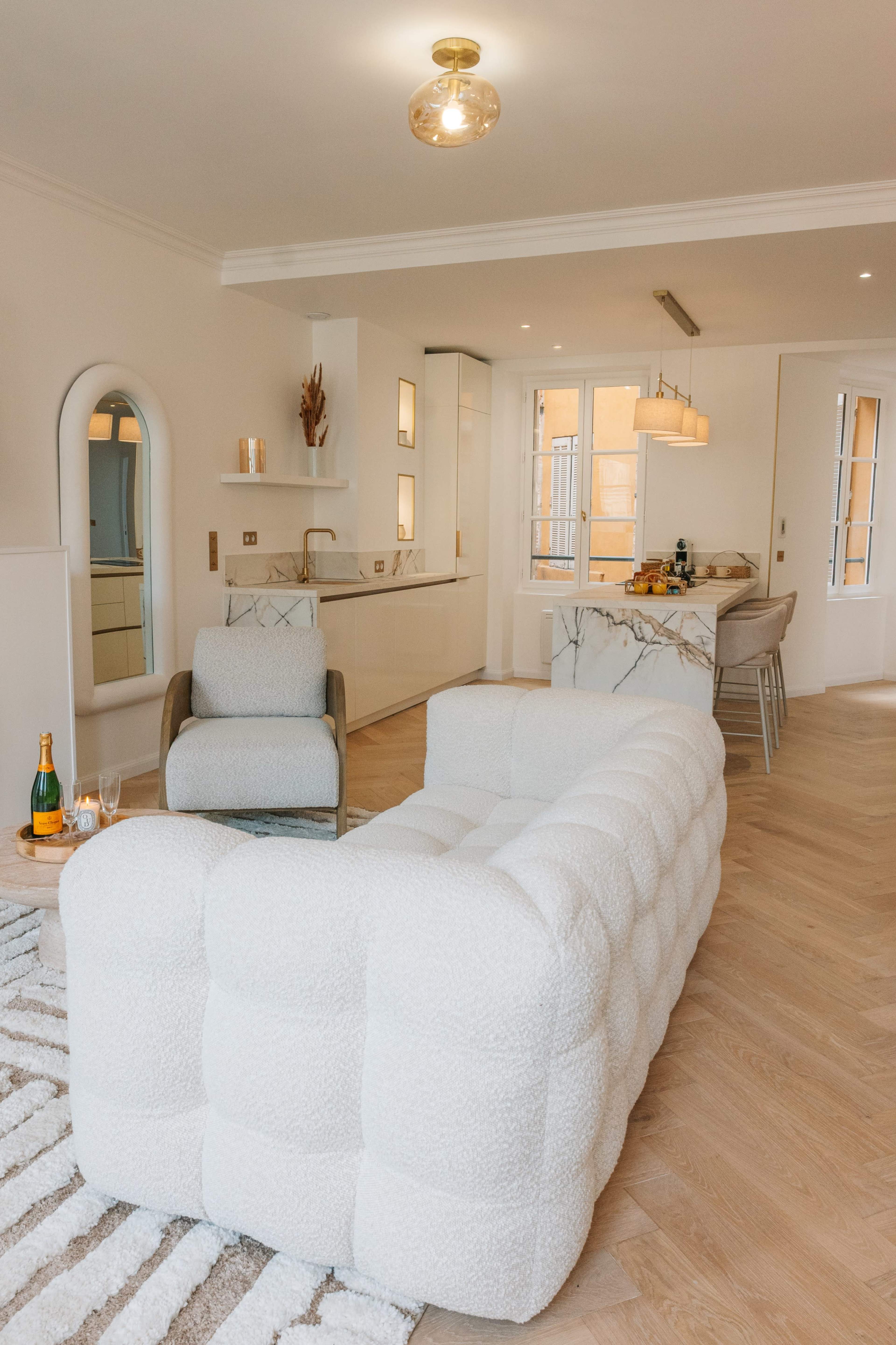 Haussmannien Élégant de 104 m² au Cœur de Marseille – Parfait pour Shooting, Tournage ou Événement Créatif Image dans Le Panier, Marseille, 