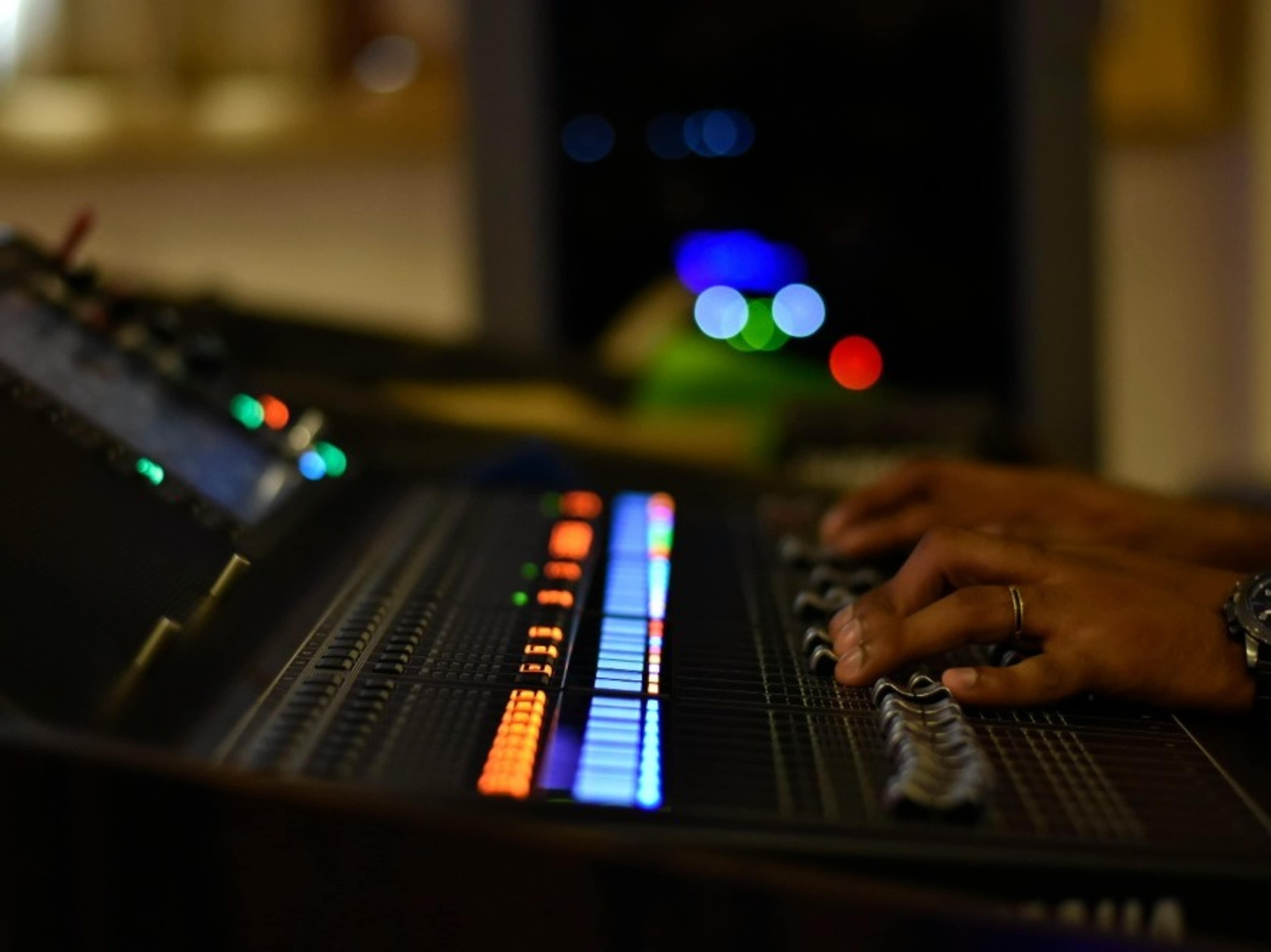 live sound engineer